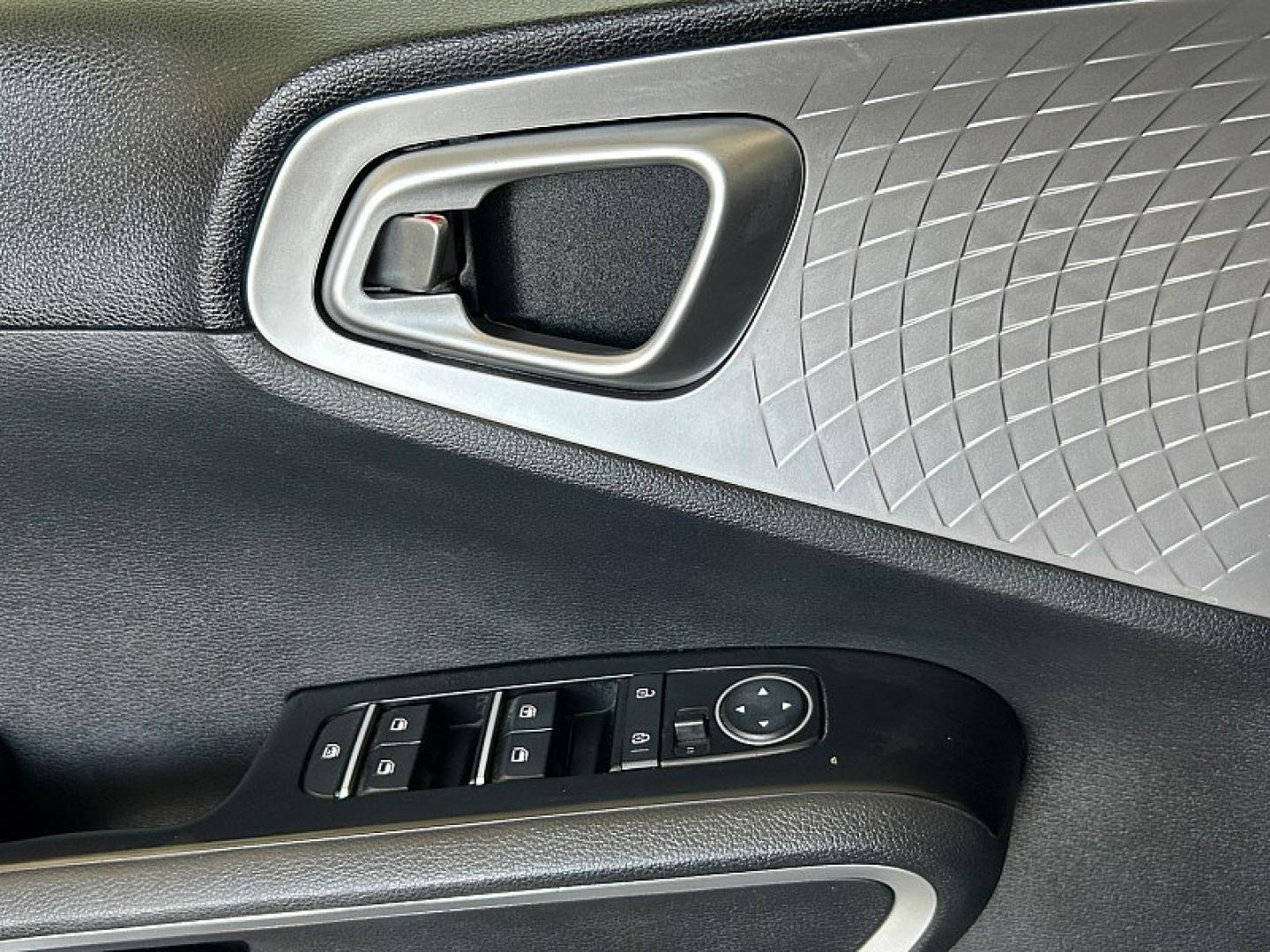 2020 Black Kia Soul (KNDJ23AU6L7) with an 4-Cyl 2.0 Liter engine, Automatic i-VT transmission, located at 412 Auto Vista Drive, Palmdale, 93551, (661) 945-0620, 34.592636, -118.136681- Photo#30