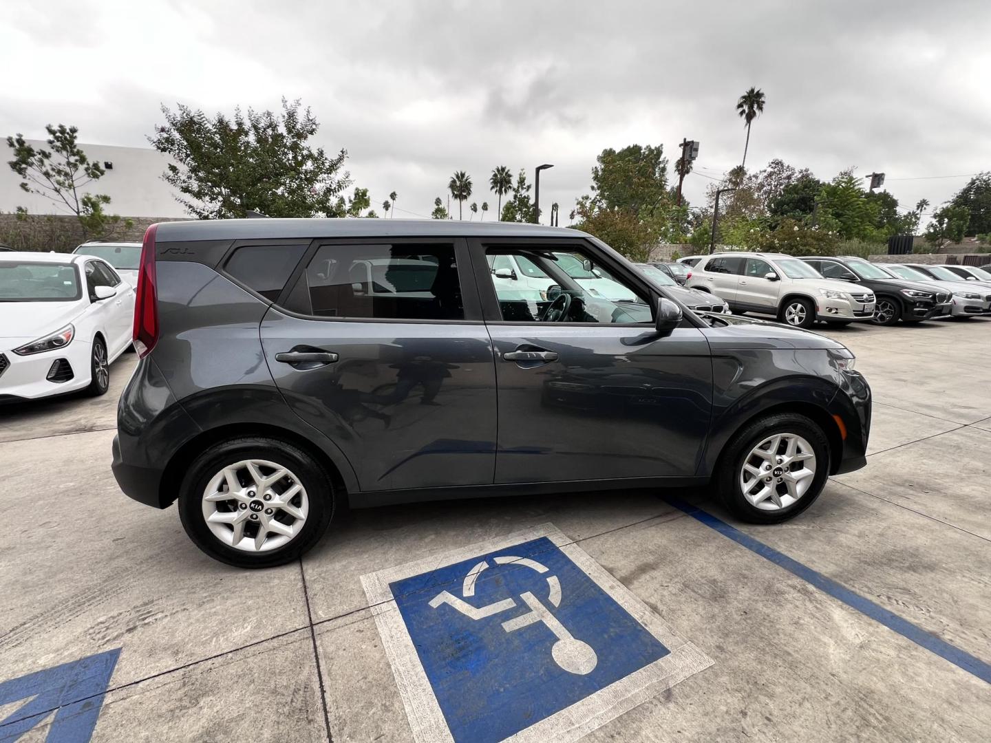 2020 Kia Soul S (KNDJ23AU0L7) with an 2.0L L4 DOHC 16V engine, CVT transmission, located at 30 S. Berkeley Avenue, Pasadena, CA, 91107, (626) 248-7567, 34.145447, -118.109398 - Crown City Motors is a used “Buy Here Pay Here” car dealer in Pasadena CA. “Buy Here Pay Here” financing, means that when you purchase your vehicle from our dealership, that you make the payments to the dealership as well. We do not need the banks approval to get you approved for a used auto - Photo#5