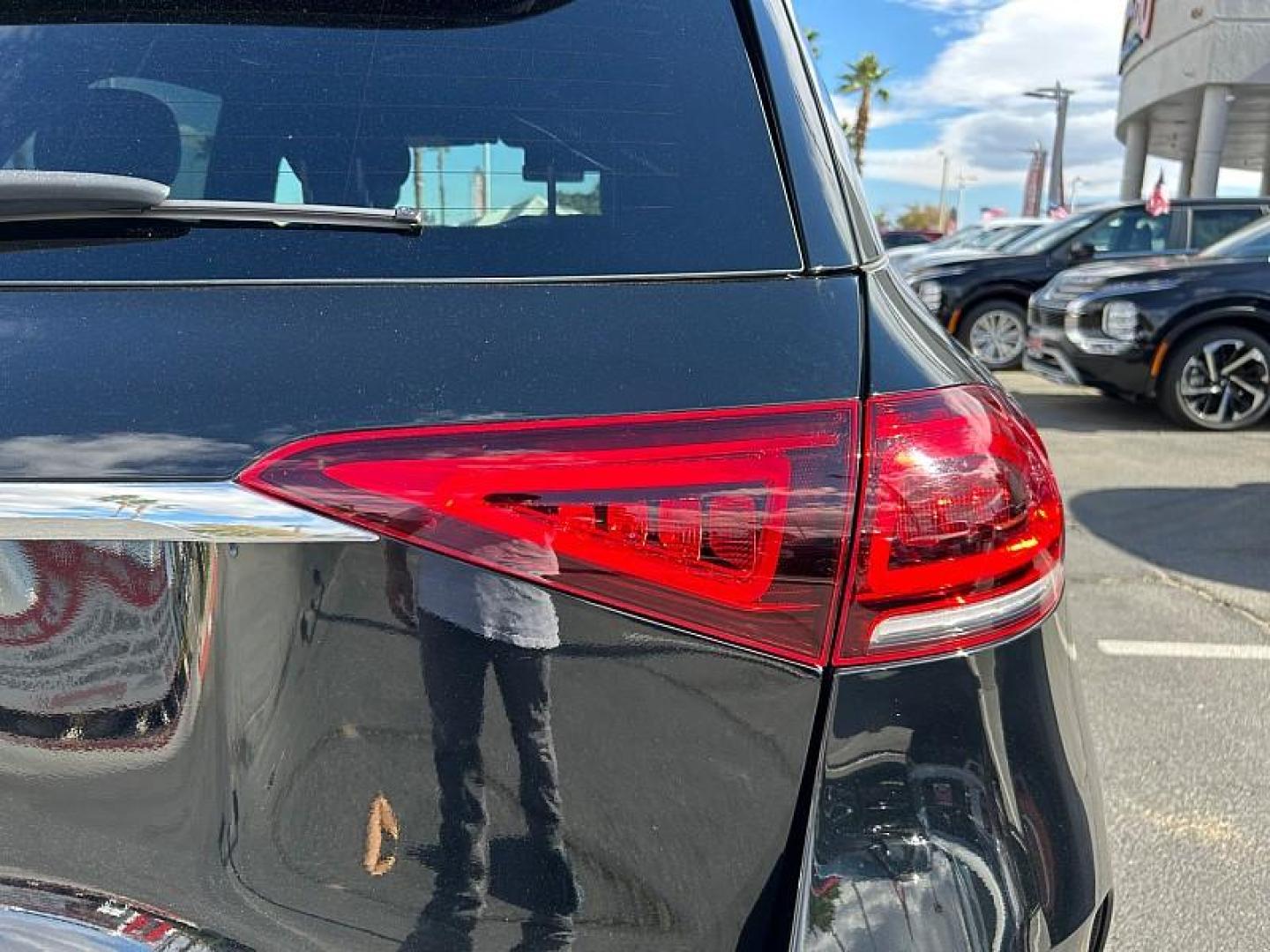 2020 BLACK Mercedes-Benz GLE-Class (4JGFB4JB8LA) with an 4-Cyl Turbo 2.0 Liter engine, Automatic 9-Spd 9G-Tronic transmission, located at 412 Auto Vista Drive, Palmdale, 93551, (661) 945-0620, 34.592636, -118.136681 - Photo#11