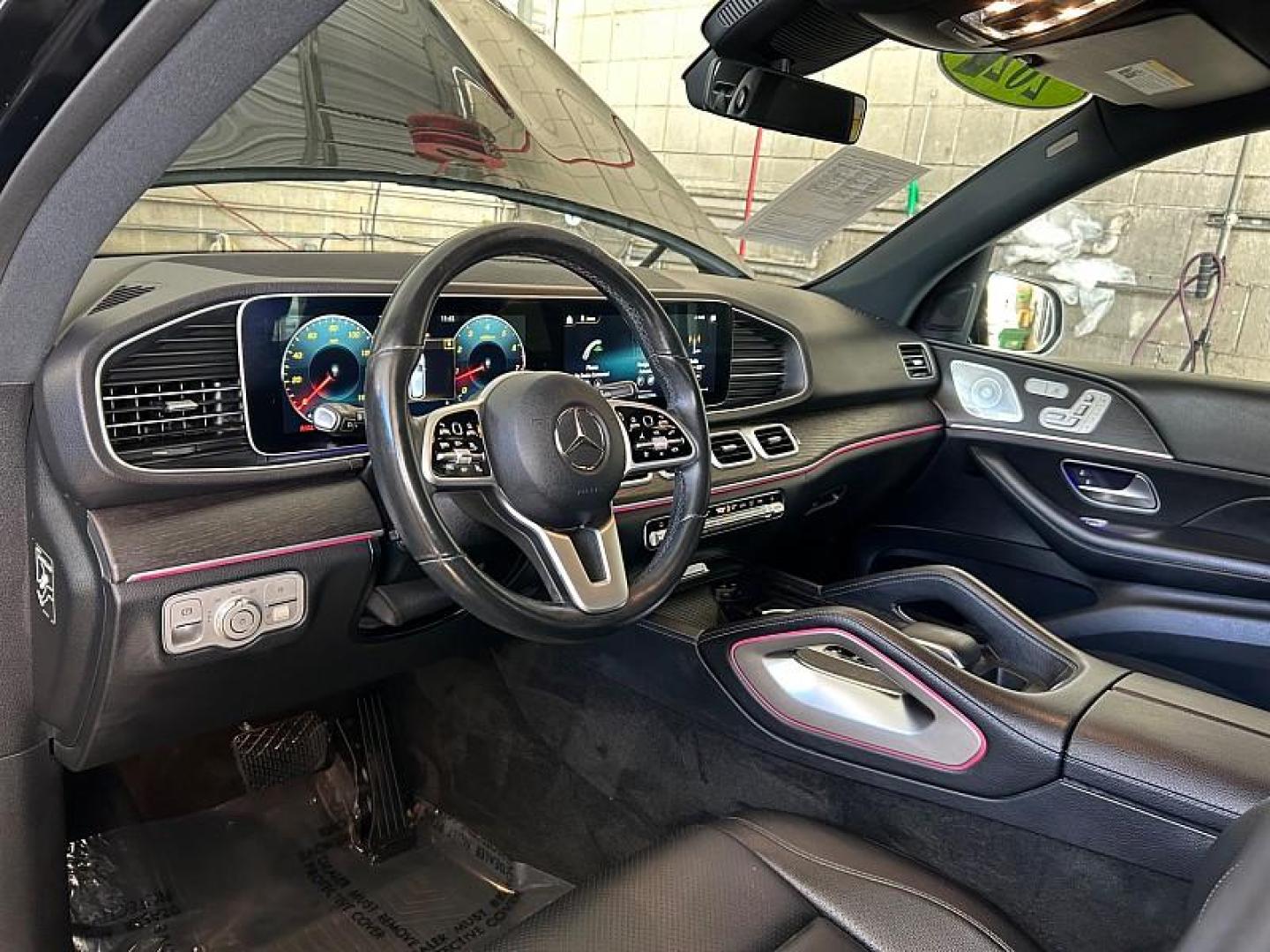 2020 BLACK Mercedes-Benz GLE-Class (4JGFB4JB8LA) with an 4-Cyl Turbo 2.0 Liter engine, Automatic 9-Spd 9G-Tronic transmission, located at 412 Auto Vista Drive, Palmdale, 93551, (661) 945-0620, 34.592636, -118.136681 - Photo#17
