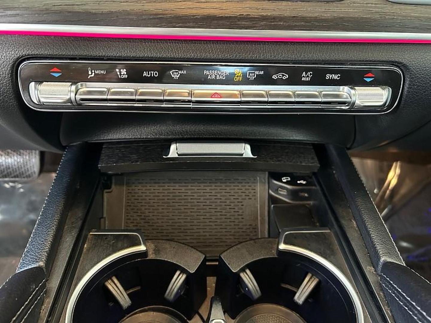 2020 BLACK Mercedes-Benz GLE-Class (4JGFB4JB8LA) with an 4-Cyl Turbo 2.0 Liter engine, Automatic 9-Spd 9G-Tronic transmission, located at 412 Auto Vista Drive, Palmdale, 93551, (661) 945-0620, 34.592636, -118.136681 - Photo#27