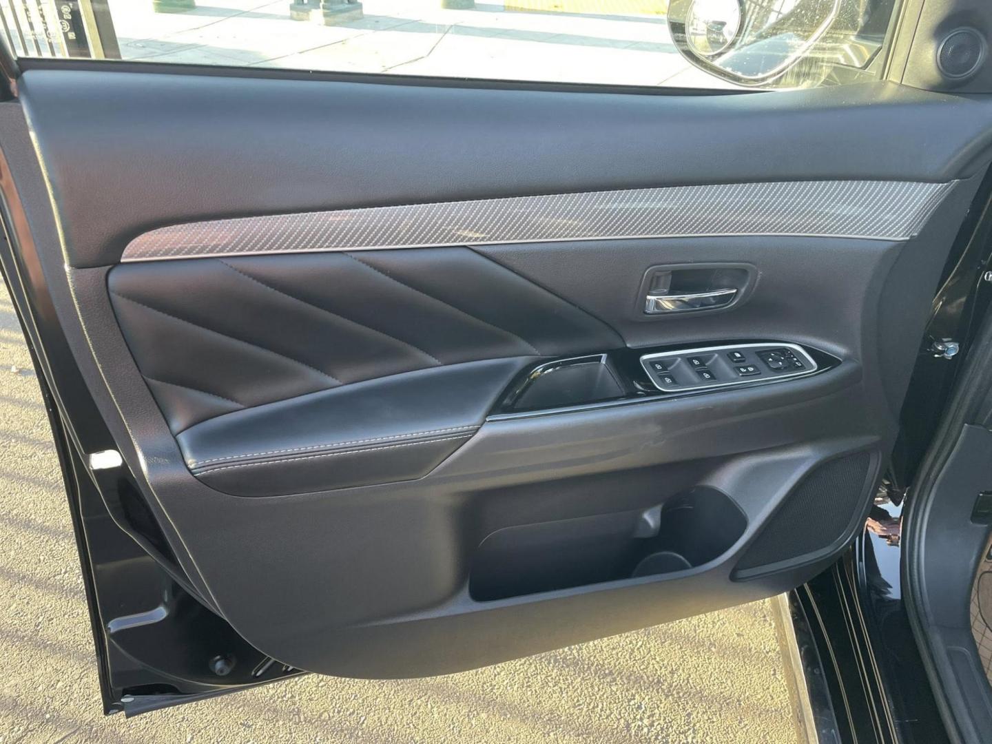 2020 Mitsubishi Outlander PHEV GT (JA4J24A52LZ) with an 2.0L L4 DOHC 16V HYBRID engine, 1A transmission, located at 744 E Miner Ave, Stockton, CA, 95202, (209) 944-5770, 37.956863, -121.282082 - PLUS TAXES FEES - Photo#4