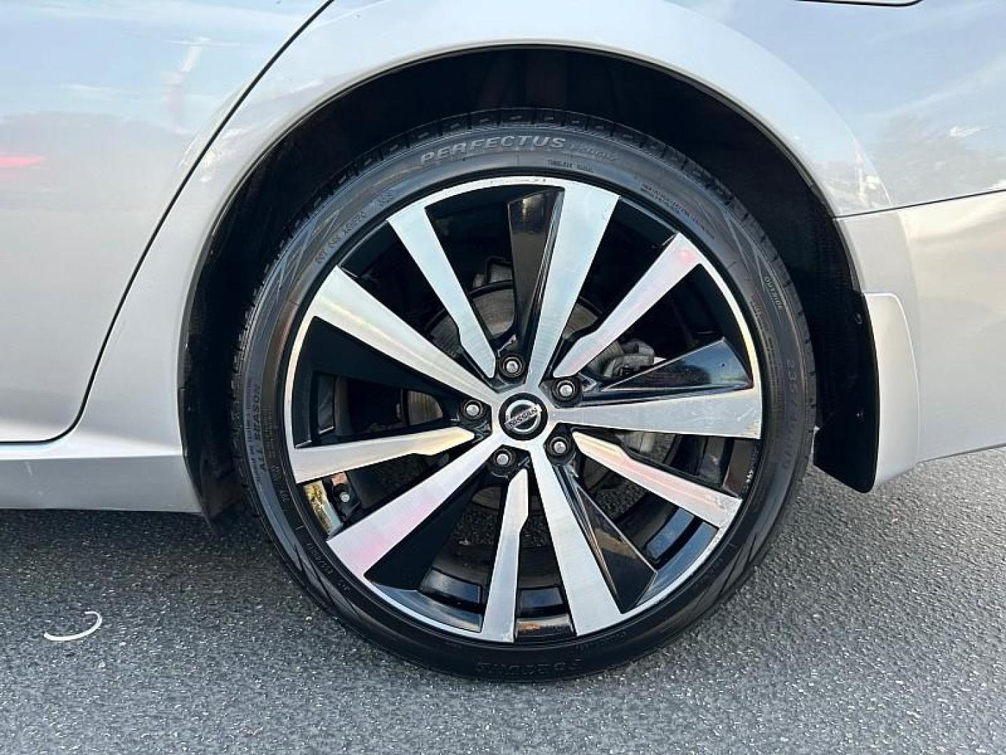 2020 GRAY Nissan Altima (1N4BL4FV9LN) with an 4-Cyl 2.5 Liter engine, Automatic Xtronic CVT transmission, located at 412 Auto Vista Drive, Palmdale, 93551, (661) 945-0620, 34.592636, -118.136681 - Photo#12