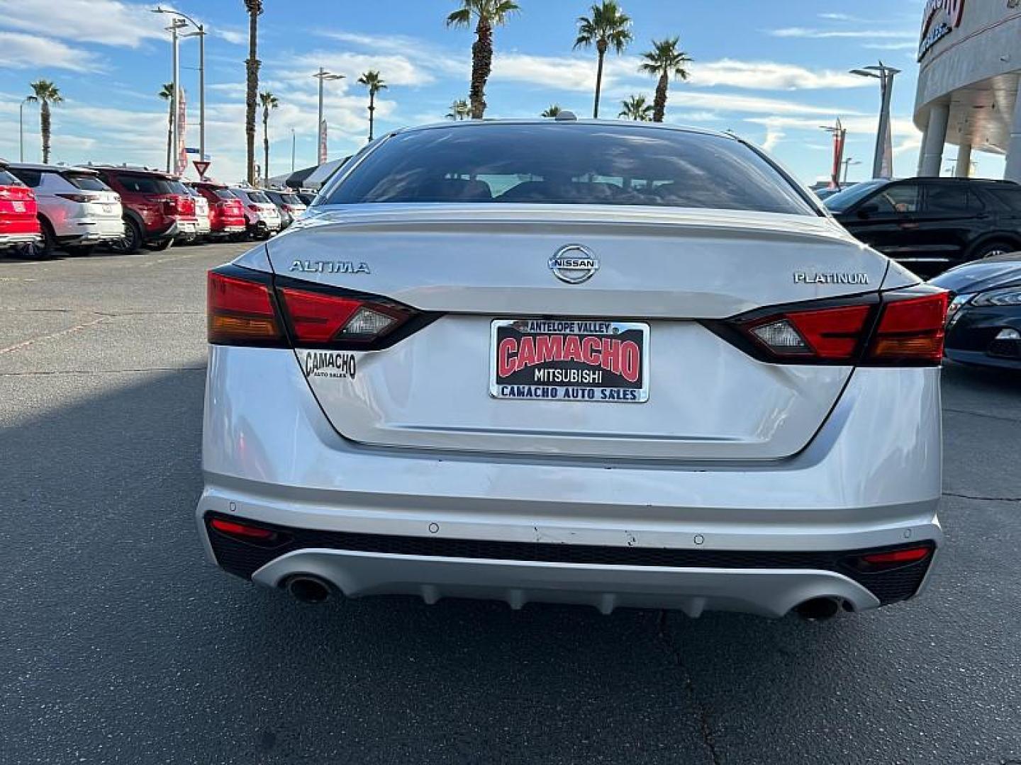 2020 GRAY Nissan Altima (1N4BL4FV9LN) with an 4-Cyl 2.5 Liter engine, Automatic Xtronic CVT transmission, located at 412 Auto Vista Drive, Palmdale, 93551, (661) 945-0620, 34.592636, -118.136681 - Photo#7