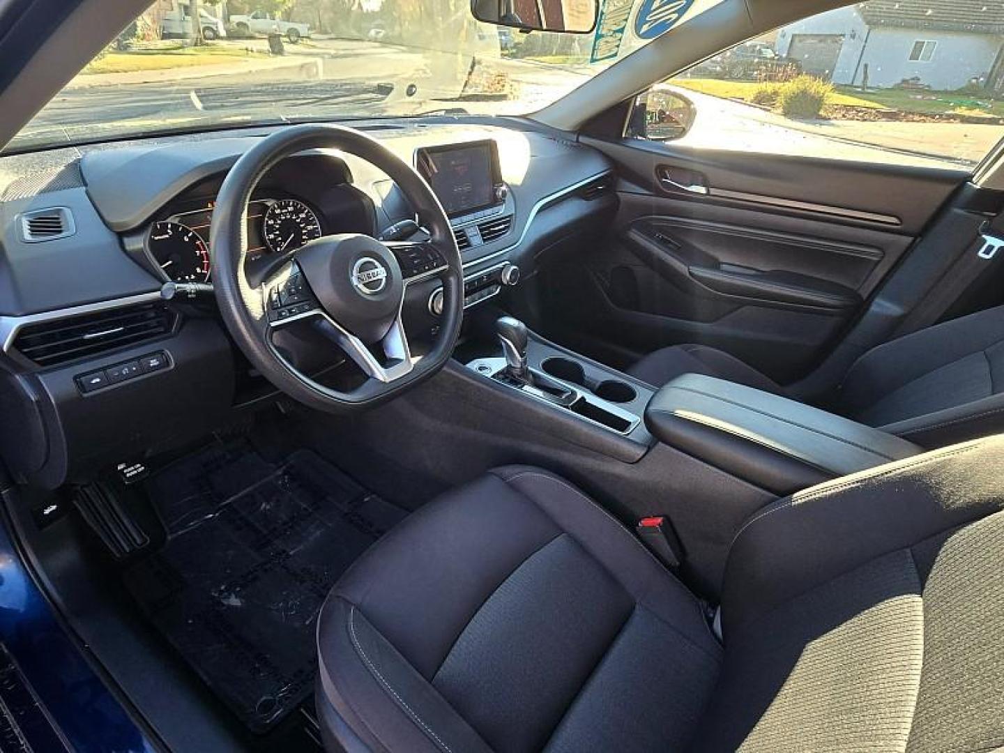 2020 BLUE Nissan Altima (1N4BL4BV9LC) with an 4-Cyl 2.5 Liter engine, Automatic Xtronic CVT transmission, located at 246 E Walker St., Orland, 95963, (530) 865-5800, 39.747589, -122.178398 - Photo#11