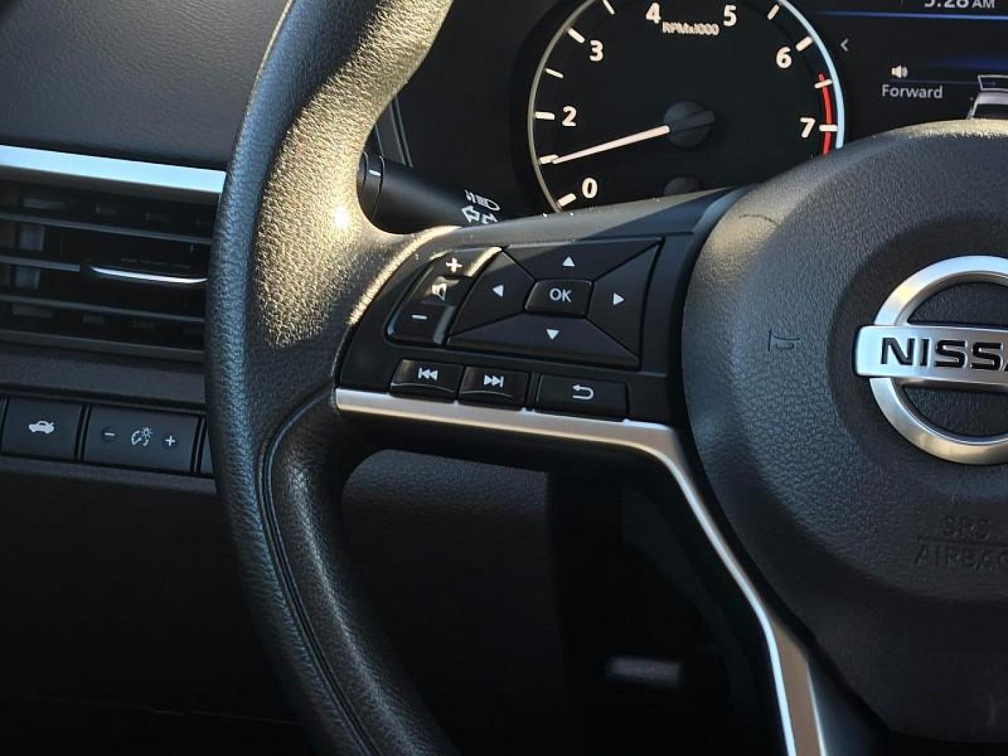 2020 BLUE Nissan Altima (1N4BL4BV9LC) with an 4-Cyl 2.5 Liter engine, Automatic Xtronic CVT transmission, located at 246 E Walker St., Orland, 95963, (530) 865-5800, 39.747589, -122.178398 - Photo#21