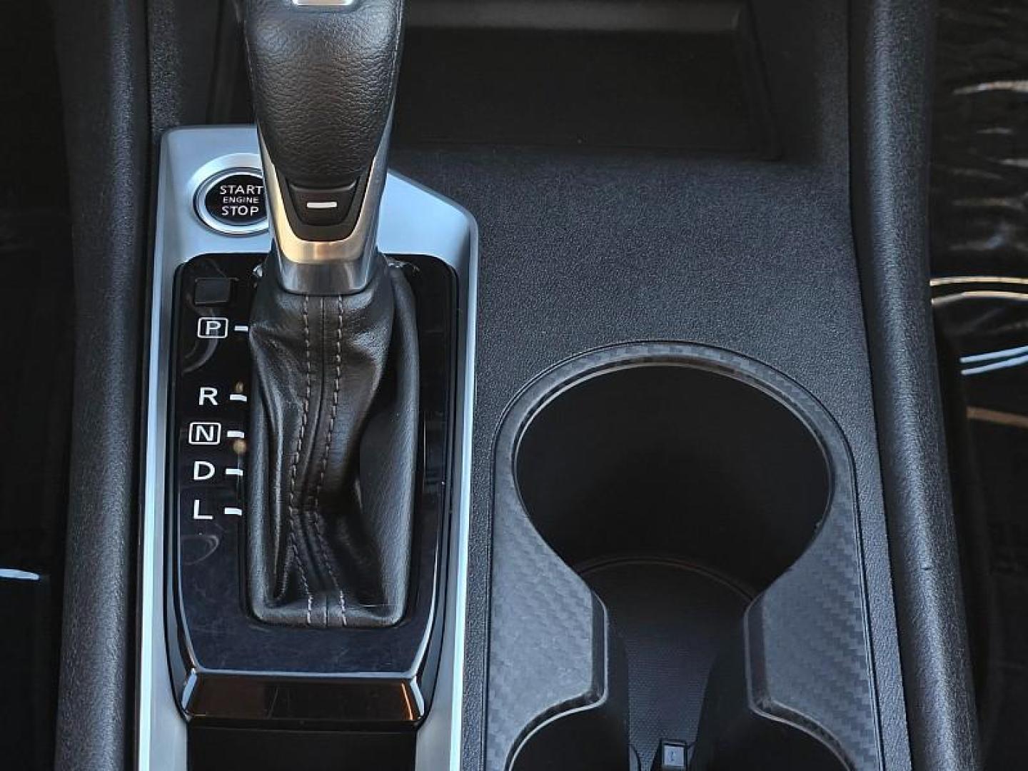 2020 BLUE Nissan Altima (1N4BL4BV9LC) with an 4-Cyl 2.5 Liter engine, Automatic Xtronic CVT transmission, located at 246 E Walker St., Orland, 95963, (530) 865-5800, 39.747589, -122.178398 - Photo#25