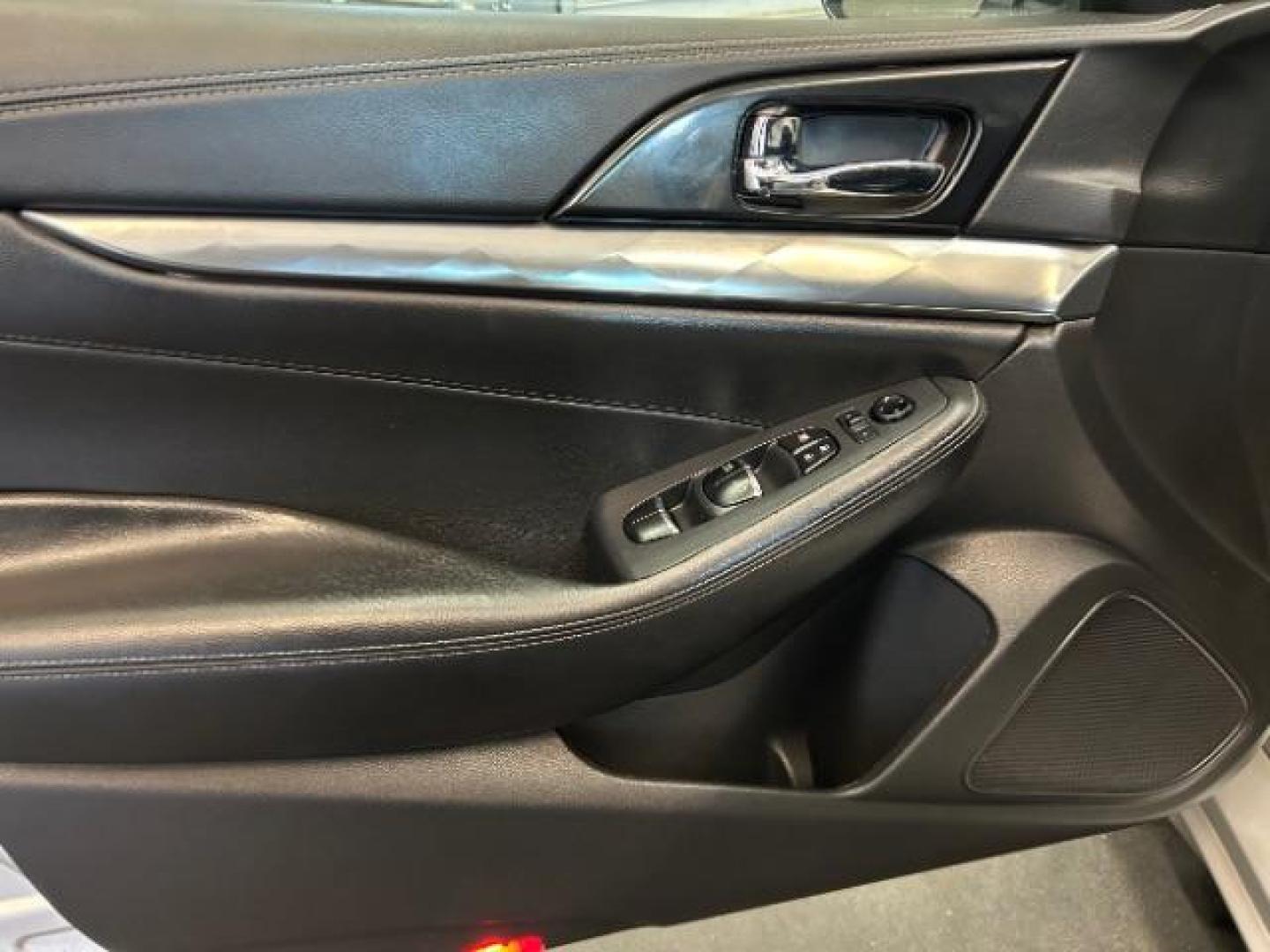 2020 SILVER Nissan Maxima (1N4AA6DV9LC) with an V6 3.5 Liter engine, Automatic Xtronic CVT transmission, located at 412 Auto Vista Drive, Palmdale, 93551, (661) 945-0620, 34.592636, -118.136681 - Photo#14