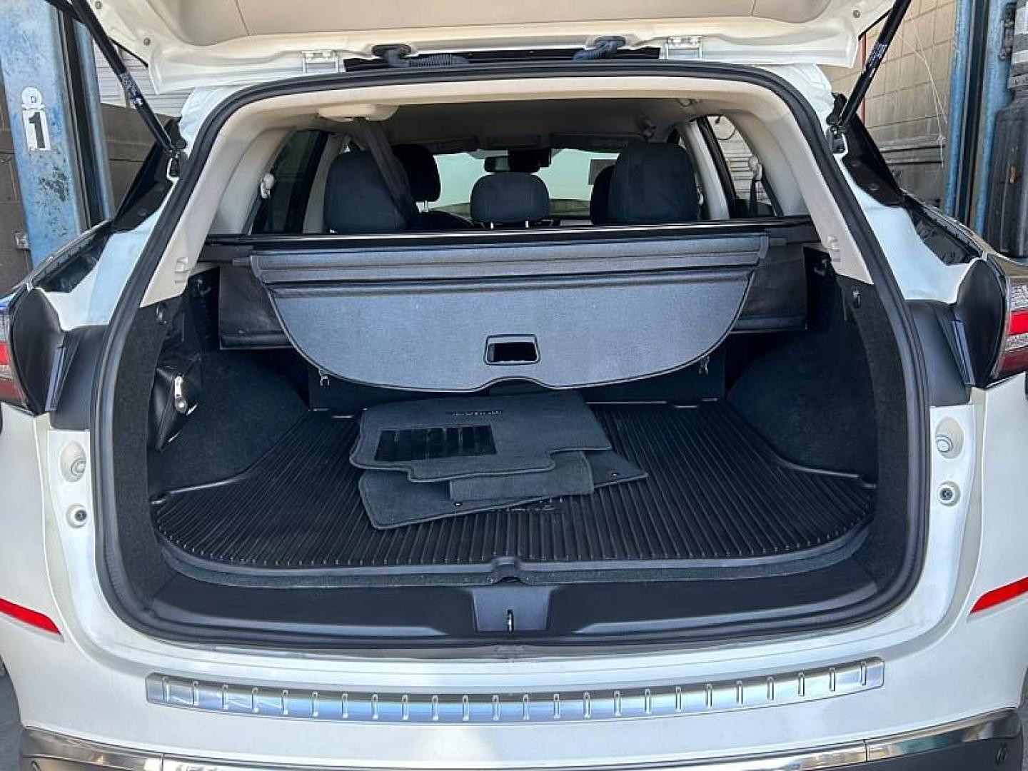 2020 WHITE Nissan Murano (5N1AZ2BJ1LN) with an V6 3.5 Liter engine, Automatic Xtronic CVT transmission, located at 412 Auto Vista Drive, Palmdale, 93551, (661) 945-0620, 34.592636, -118.136681- Photo#12