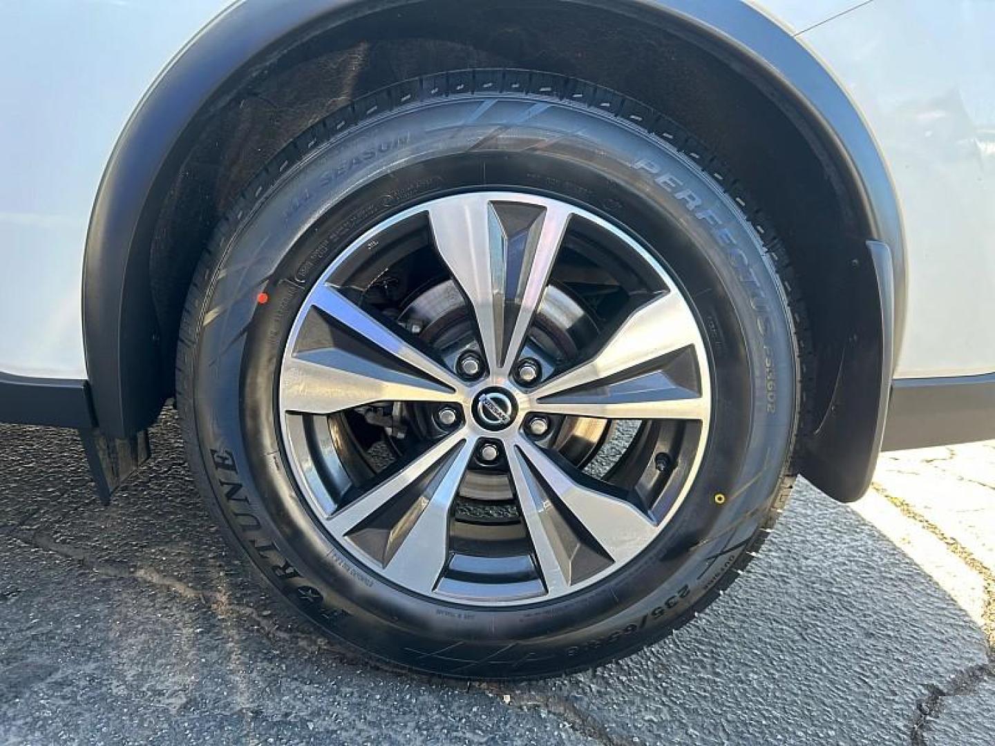 2020 WHITE Nissan Murano (5N1AZ2BJ1LN) with an V6 3.5 Liter engine, Automatic Xtronic CVT transmission, located at 412 Auto Vista Drive, Palmdale, 93551, (661) 945-0620, 34.592636, -118.136681- Photo#17