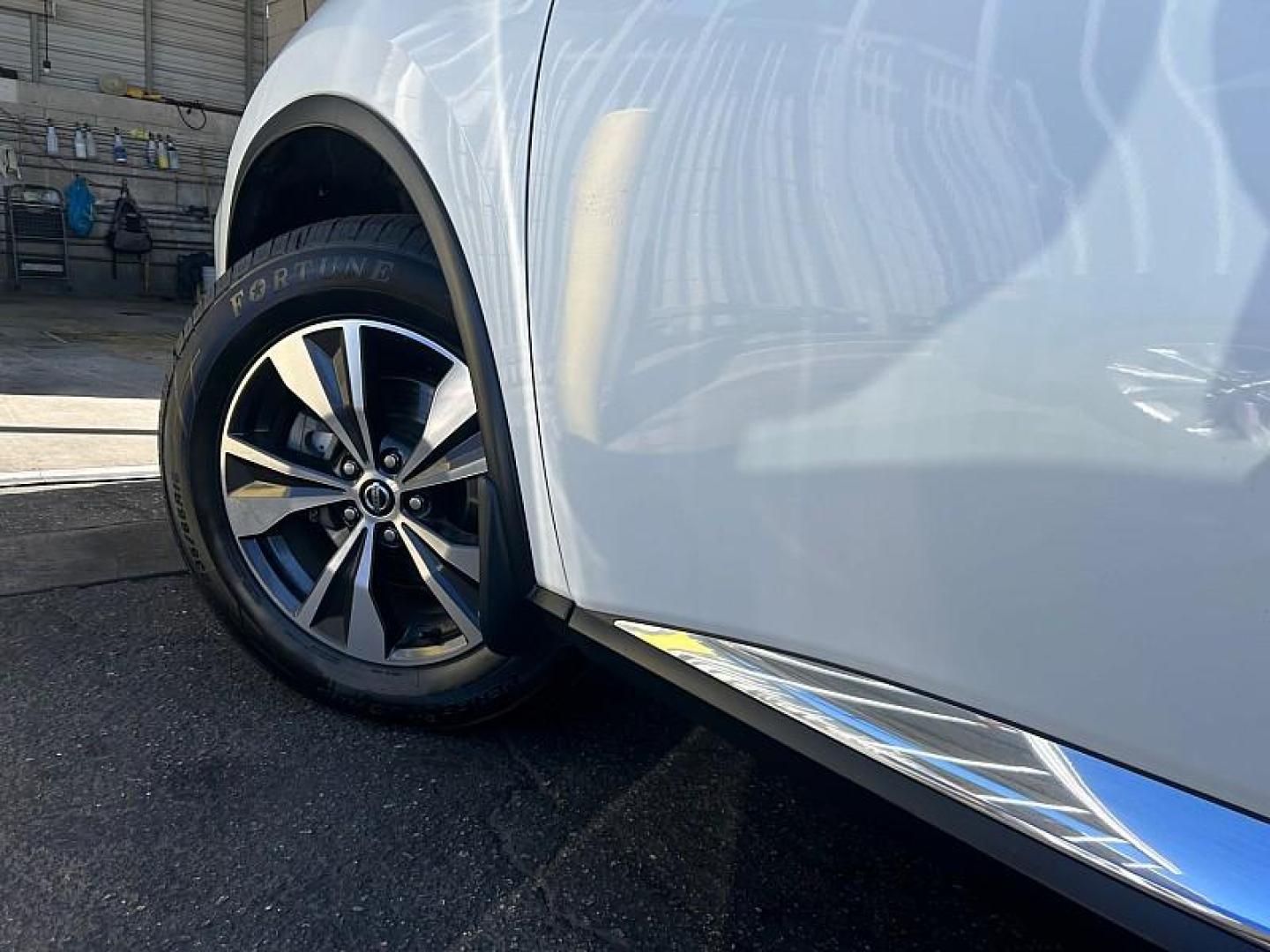 2020 WHITE Nissan Murano (5N1AZ2BJ1LN) with an V6 3.5 Liter engine, Automatic Xtronic CVT transmission, located at 412 Auto Vista Drive, Palmdale, 93551, (661) 945-0620, 34.592636, -118.136681- Photo#20