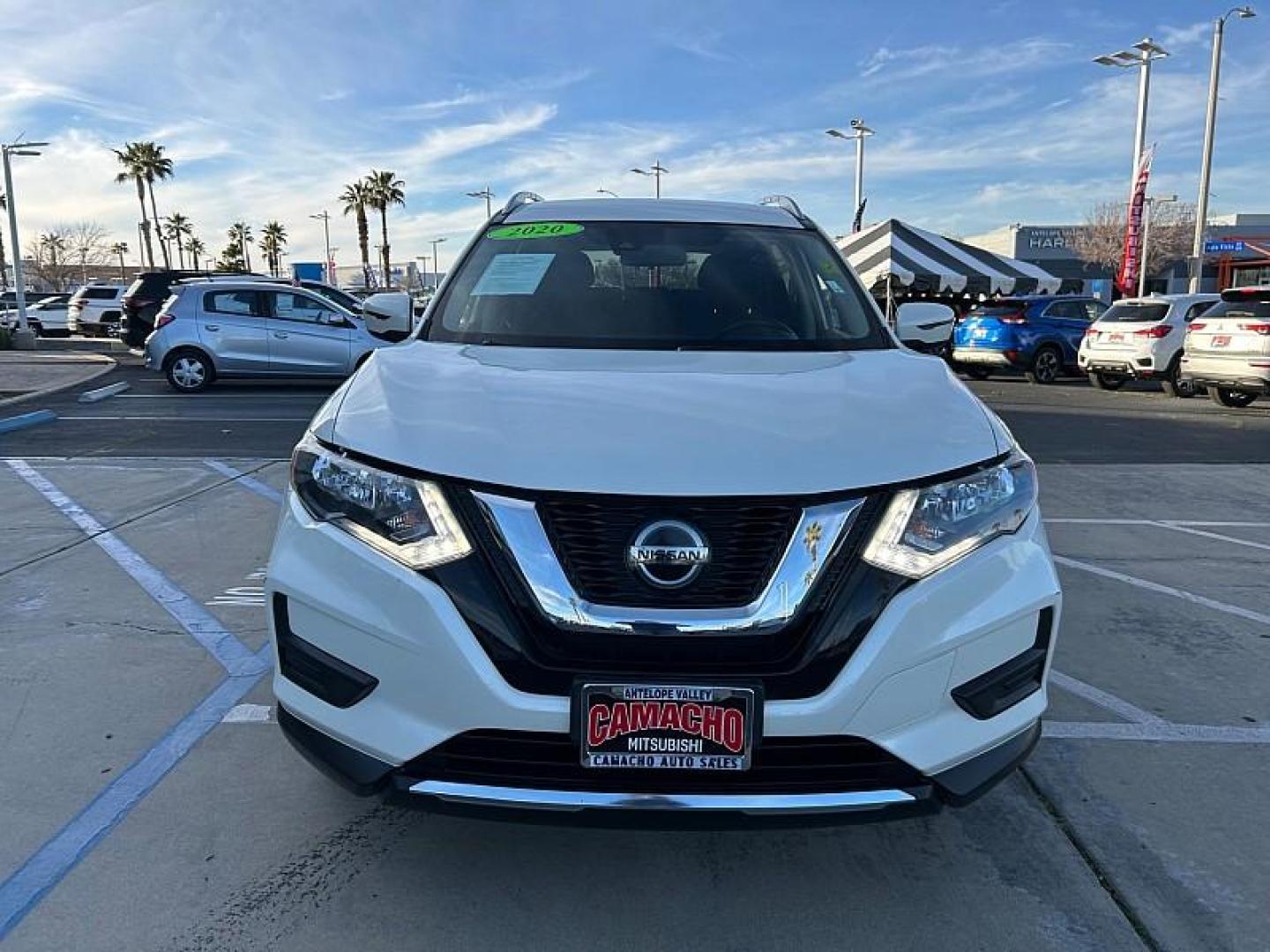 2020 WHITE Nissan Rogue (JN8AT2MT9LW) with an 4-Cyl 2.5 Liter engine, Automatic CVT w/Xtronic transmission, located at 412 Auto Vista Drive, Palmdale, 93551, (661) 945-0620, 34.592636, -118.136681 - Photo#2