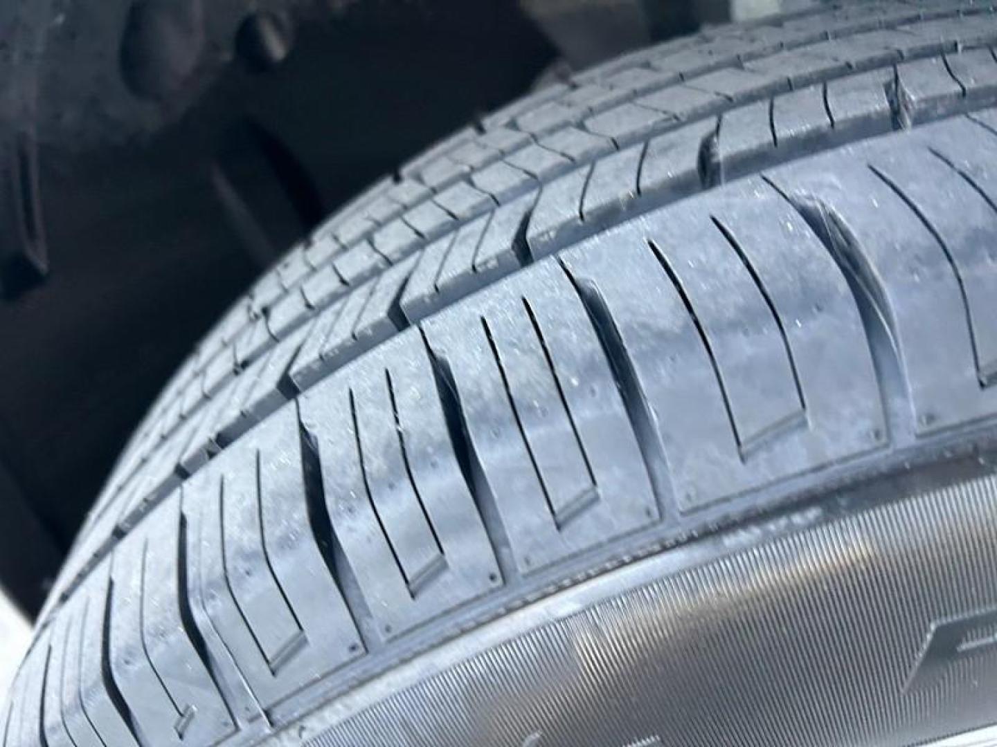 2020 WHITE Nissan Rogue (JN8AT2MT9LW) with an 4-Cyl 2.5 Liter engine, Automatic CVT w/Xtronic transmission, located at 412 Auto Vista Drive, Palmdale, 93551, (661) 945-0620, 34.592636, -118.136681 - Photo#15