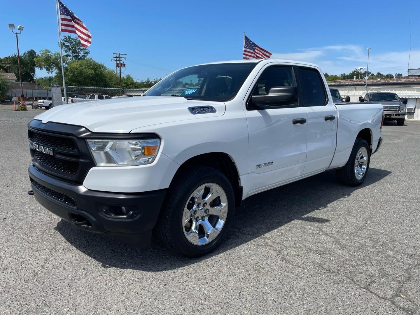 2020 Bright White Clear Coat RAM 1500 Tradesman (1C6SRFCT0LN) with an 5.7L HEMI 5.7L V8 395hp 410ft. lbs. Sequential Multiport Fuel Injection engine, 8-Speed Shiftable Automatic transmission, located at 800 Riverside Ave, Roseville, CA, 95678, 916-773-4549 & Toll Free: 866-719-4393, 38.732265, -121.291039 - Photo#0