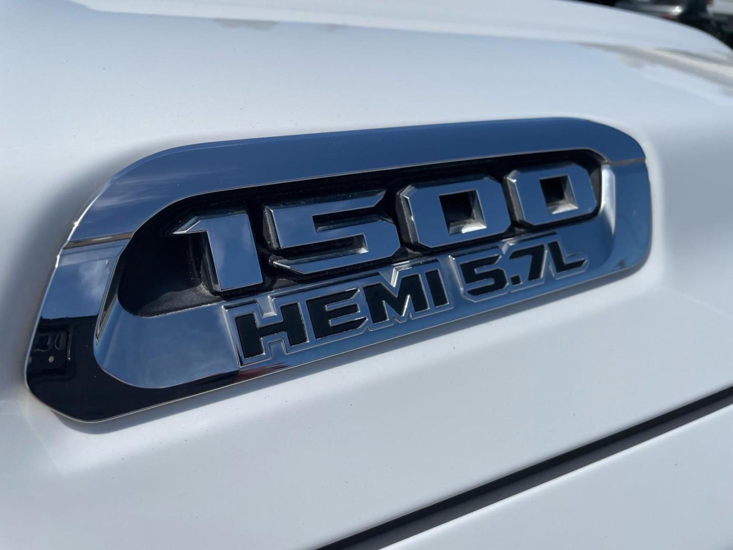 2020 Bright White Clear Coat RAM 1500 Tradesman (1C6SRFCT0LN) with an 5.7L HEMI 5.7L V8 395hp 410ft. lbs. Sequential Multiport Fuel Injection engine, 8-Speed Shiftable Automatic transmission, located at 800 Riverside Ave, Roseville, CA, 95678, 916-773-4549 & Toll Free: 866-719-4393, 38.732265, -121.291039 - Photo#13