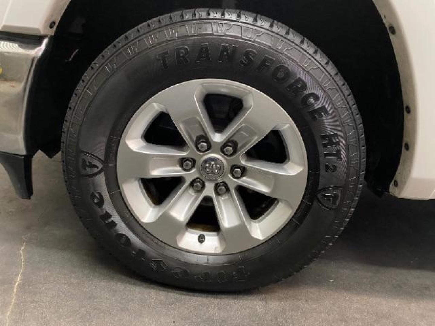 2020 Ram 1500 2WD , Automatic 8-Spd transmission, located at 412 Auto Vista Drive, Palmdale, 93551, (661) 945-0620, 34.592636, -118.136681 - Photo#12