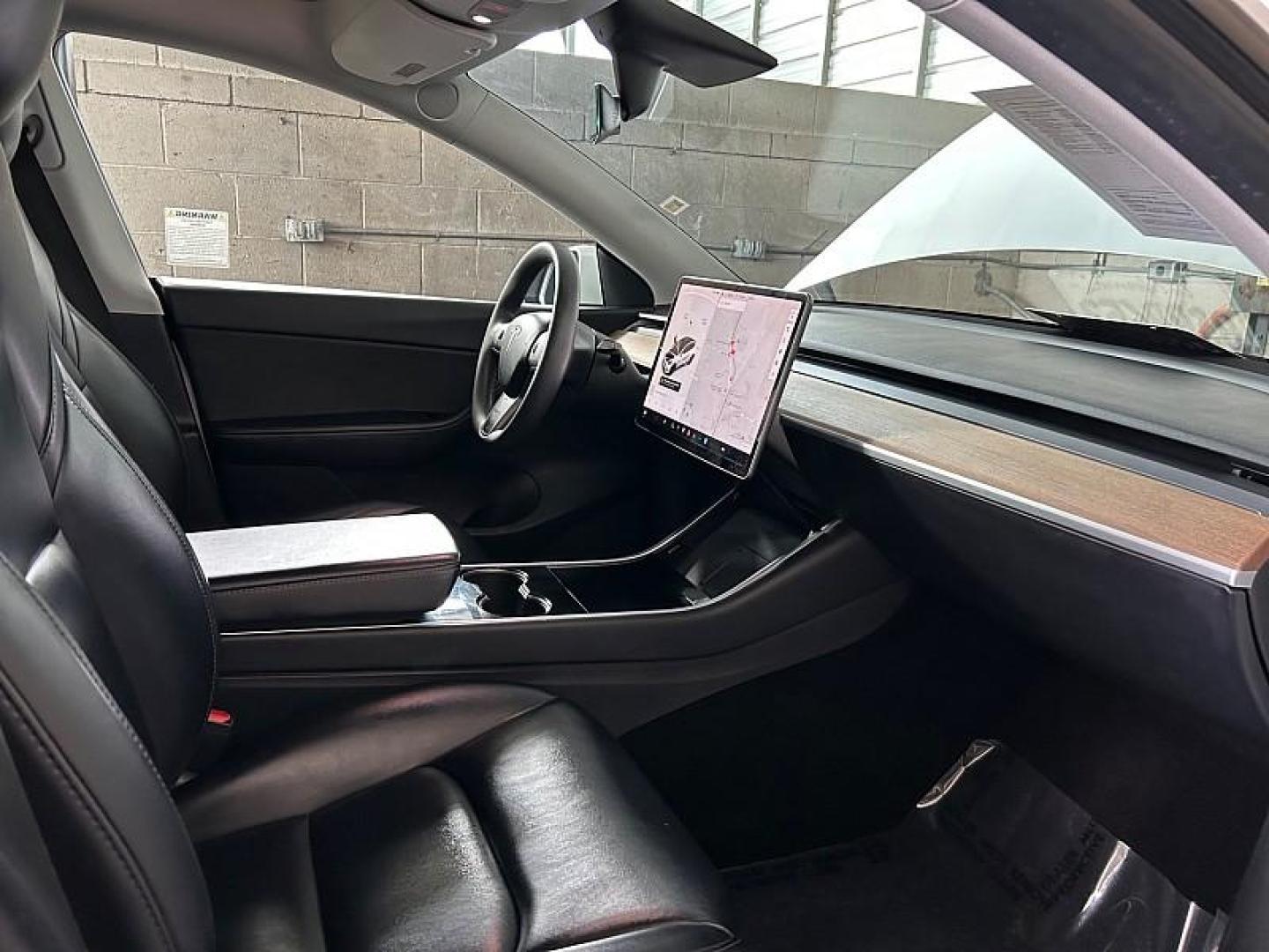 2020 WHITE Tesla Model Y (5YJYGDEE5LF) with an Dual AC Electric Motors engine, Single-Speed Fixed Gear transmission, located at 412 Auto Vista Drive, Palmdale, 93551, (661) 945-0620, 34.592636, -118.136681 - Photo#18