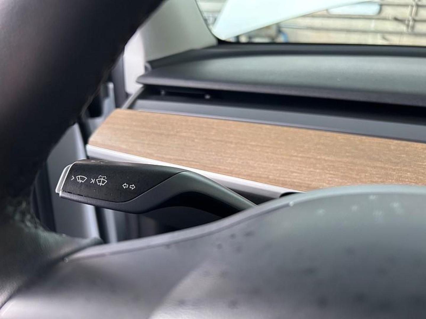 2020 WHITE Tesla Model Y (5YJYGDEE5LF) with an Dual AC Electric Motors engine, Single-Speed Fixed Gear transmission, located at 412 Auto Vista Drive, Palmdale, 93551, (661) 945-0620, 34.592636, -118.136681 - Photo#15