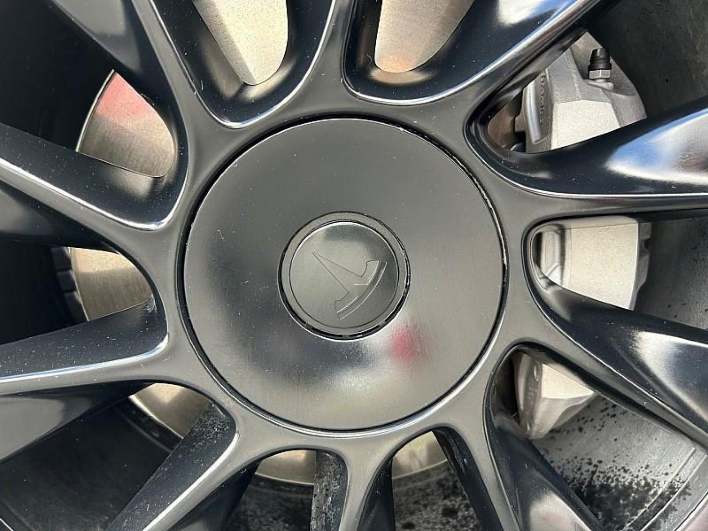 2020 WHITE Tesla Model Y (5YJYGDEE5LF) with an Dual AC Electric Motors engine, Single-Speed Fixed Gear transmission, located at 412 Auto Vista Drive, Palmdale, 93551, (661) 945-0620, 34.592636, -118.136681 - Photo#10