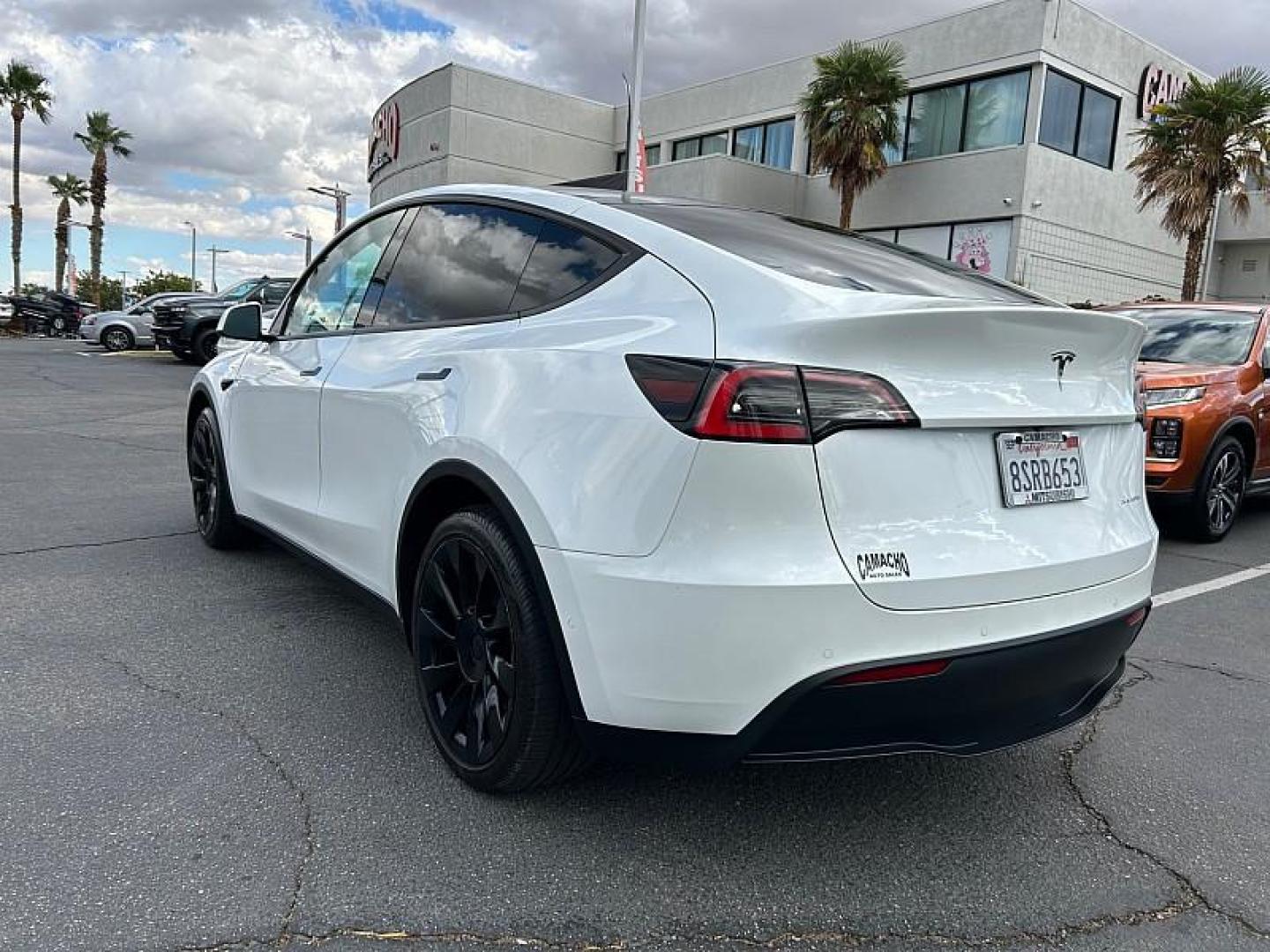 2020 WHITE Tesla Model Y (5YJYGDEE5LF) with an Dual AC Electric Motors engine, Single-Speed Fixed Gear transmission, located at 412 Auto Vista Drive, Palmdale, 93551, (661) 945-0620, 34.592636, -118.136681 - Photo#2