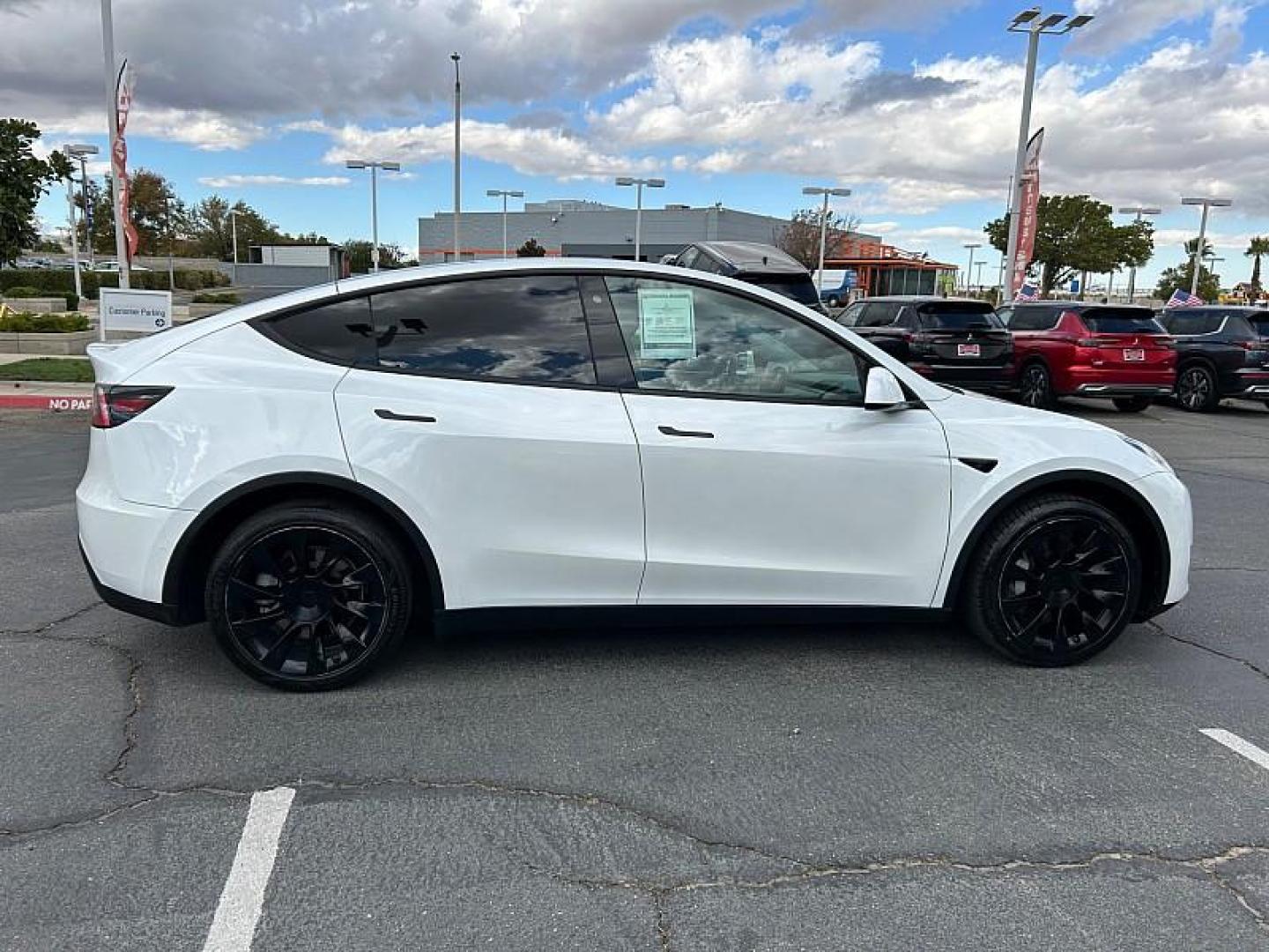 2020 WHITE Tesla Model Y (5YJYGDEE5LF) with an Dual AC Electric Motors engine, Single-Speed Fixed Gear transmission, located at 412 Auto Vista Drive, Palmdale, 93551, (661) 945-0620, 34.592636, -118.136681 - Photo#6