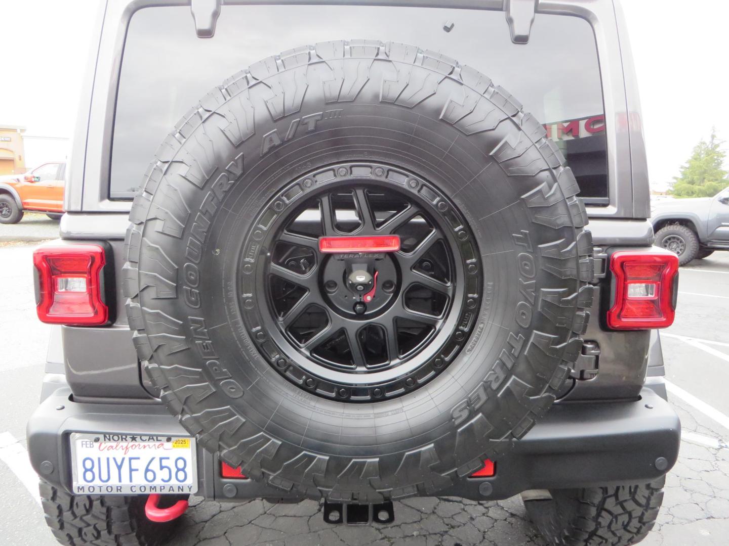 2021 CHARCOAL /black Jeep Wrangler Unlimited Rubicon (1C4HJXFG5MW) with an 3.6L V6 DOHC 24V FFV engine, 6A transmission, located at 2630 Grass Valley Highway, Auburn, CA, 95603, (530) 508-5100, 38.937893, -121.095482- Photo#13