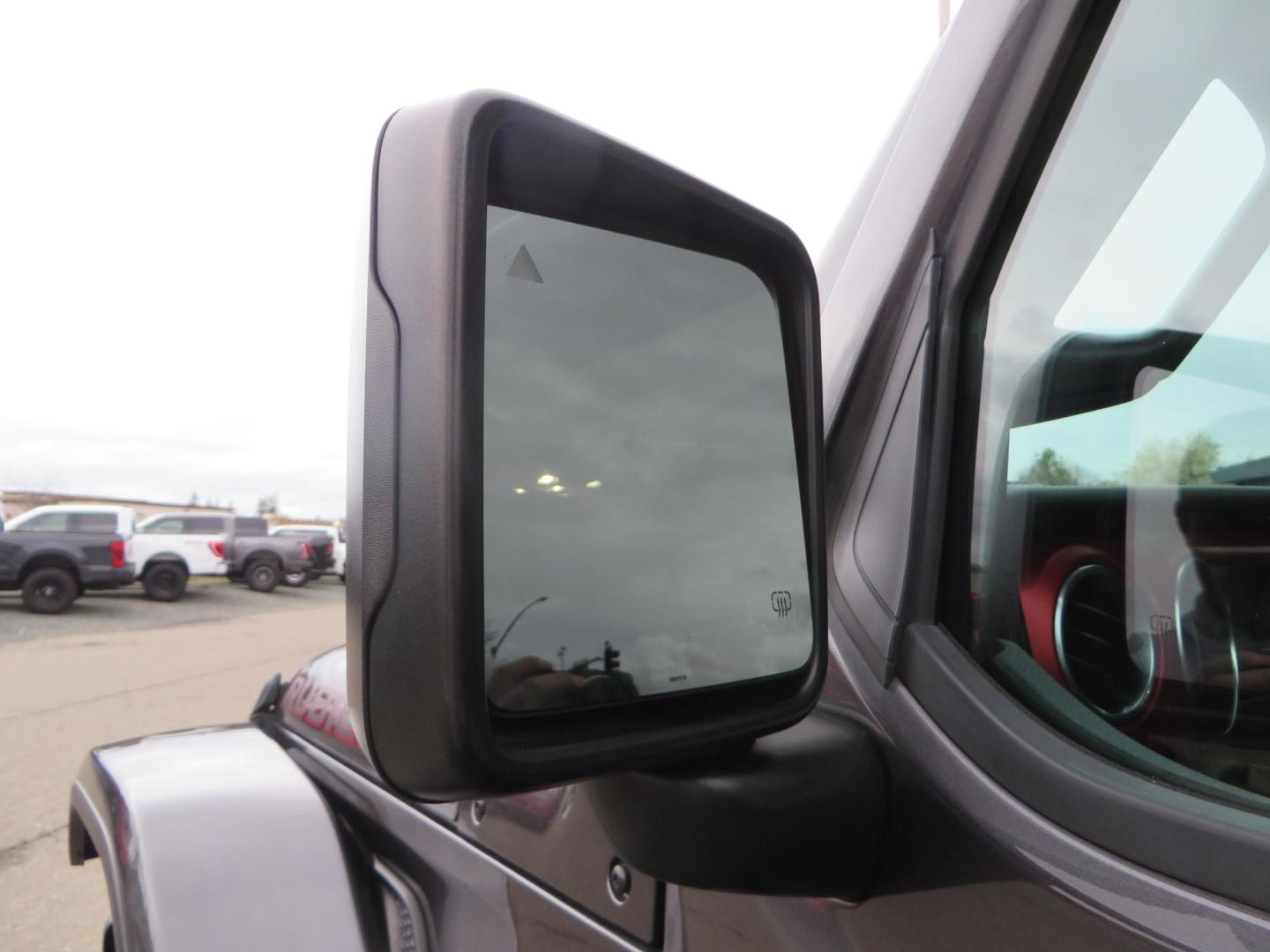 2021 CHARCOAL /black Jeep Wrangler Unlimited Rubicon (1C4HJXFG5MW) with an 3.6L V6 DOHC 24V FFV engine, 6A transmission, located at 2630 Grass Valley Highway, Auburn, CA, 95603, (530) 508-5100, 38.937893, -121.095482- Photo#16