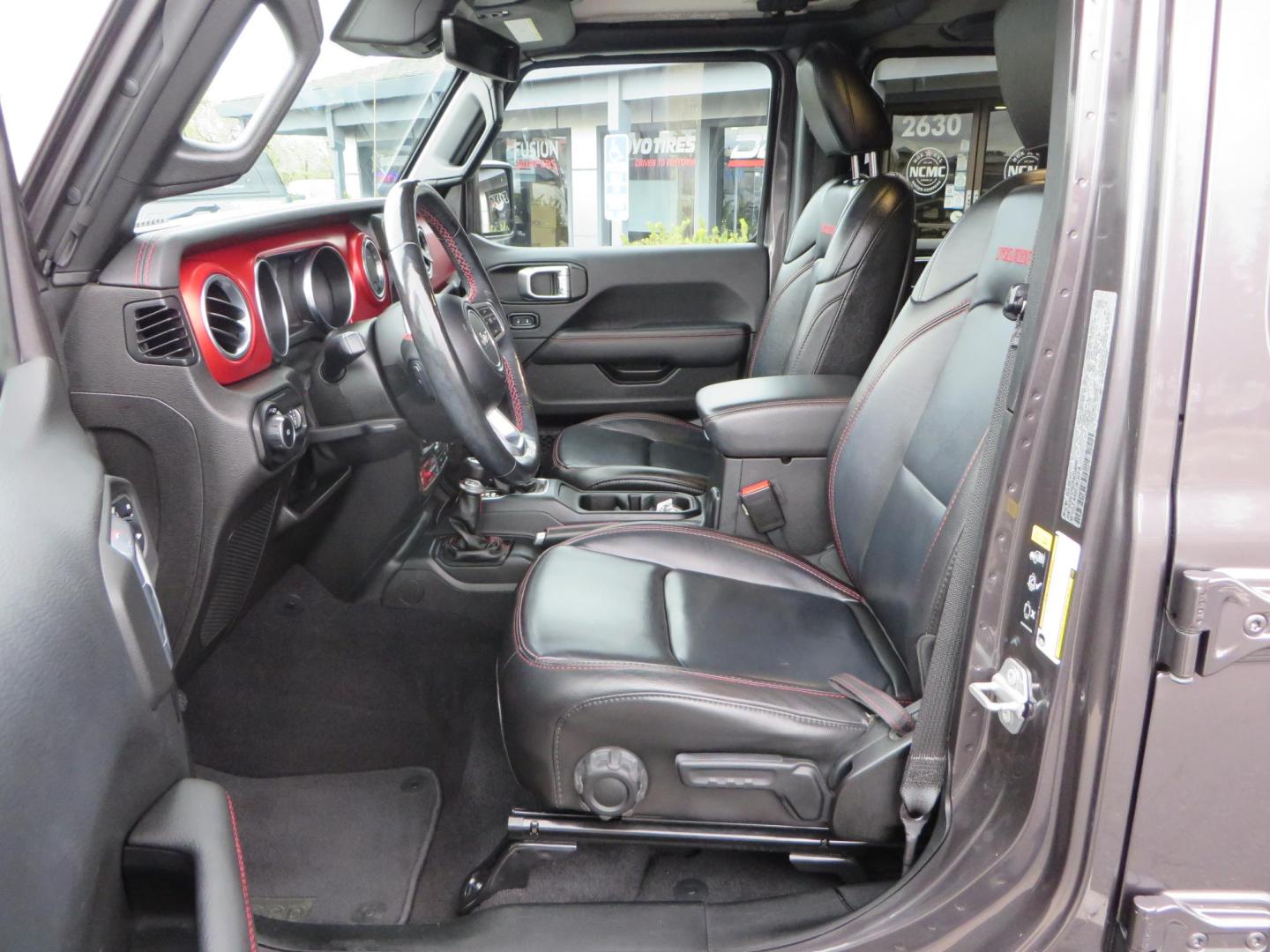 2021 CHARCOAL /black Jeep Wrangler Unlimited Rubicon (1C4HJXFG5MW) with an 3.6L V6 DOHC 24V FFV engine, 6A transmission, located at 2630 Grass Valley Highway, Auburn, CA, 95603, (530) 508-5100, 38.937893, -121.095482- Photo#20