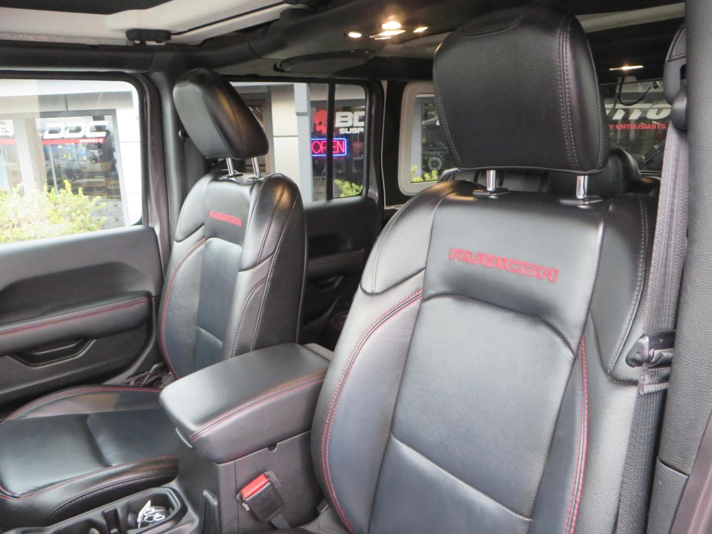 2021 CHARCOAL /black Jeep Wrangler Unlimited Rubicon (1C4HJXFG5MW) with an 3.6L V6 DOHC 24V FFV engine, 6A transmission, located at 2630 Grass Valley Highway, Auburn, CA, 95603, (530) 508-5100, 38.937893, -121.095482- Photo#22