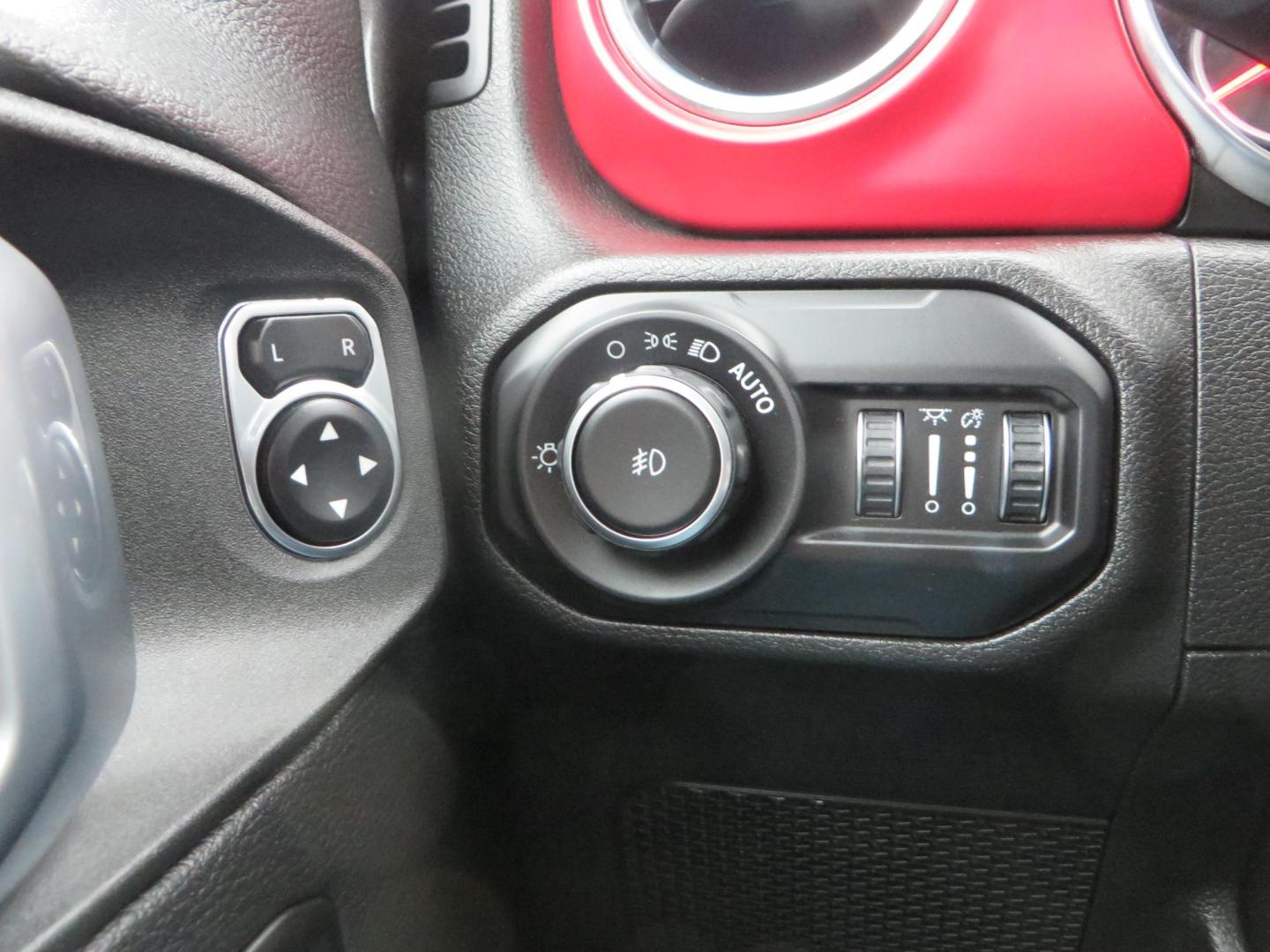 2021 CHARCOAL /black Jeep Wrangler Unlimited Rubicon (1C4HJXFG5MW) with an 3.6L V6 DOHC 24V FFV engine, 6A transmission, located at 2630 Grass Valley Highway, Auburn, CA, 95603, (530) 508-5100, 38.937893, -121.095482- Photo#39