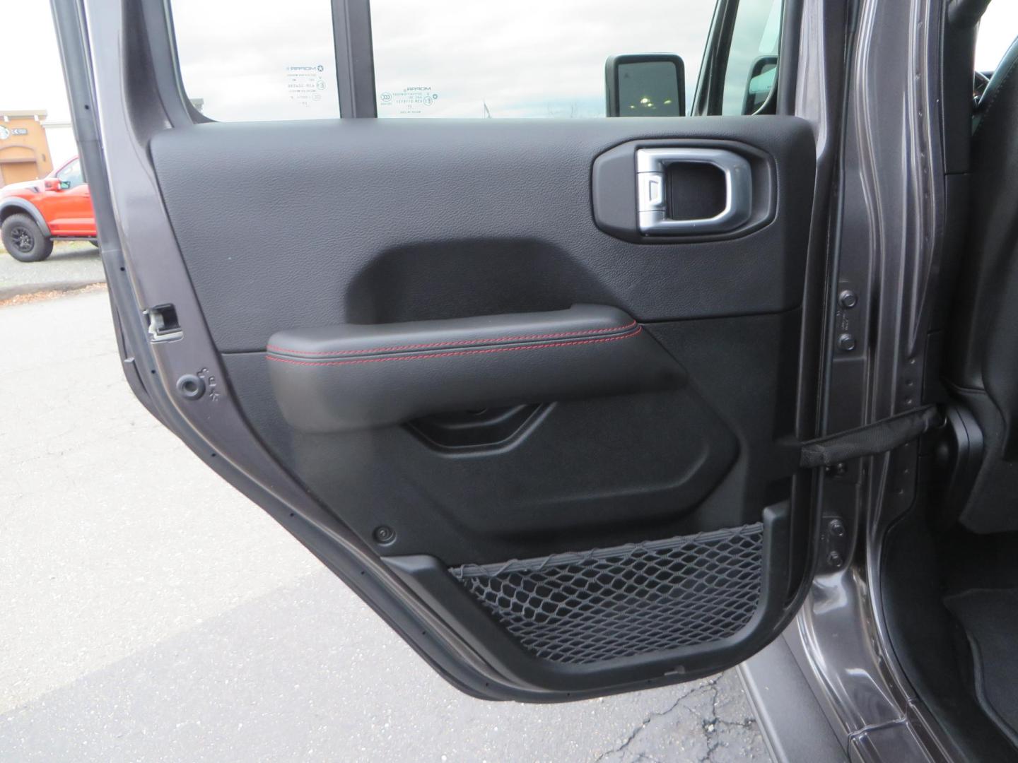 2021 CHARCOAL /black Jeep Wrangler Unlimited Rubicon (1C4HJXFG5MW) with an 3.6L V6 DOHC 24V FFV engine, 6A transmission, located at 2630 Grass Valley Highway, Auburn, CA, 95603, (530) 508-5100, 38.937893, -121.095482- Photo#42