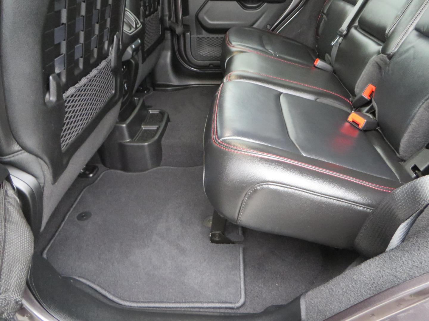2021 CHARCOAL /black Jeep Wrangler Unlimited Rubicon (1C4HJXFG5MW) with an 3.6L V6 DOHC 24V FFV engine, 6A transmission, located at 2630 Grass Valley Highway, Auburn, CA, 95603, (530) 508-5100, 38.937893, -121.095482- Photo#44