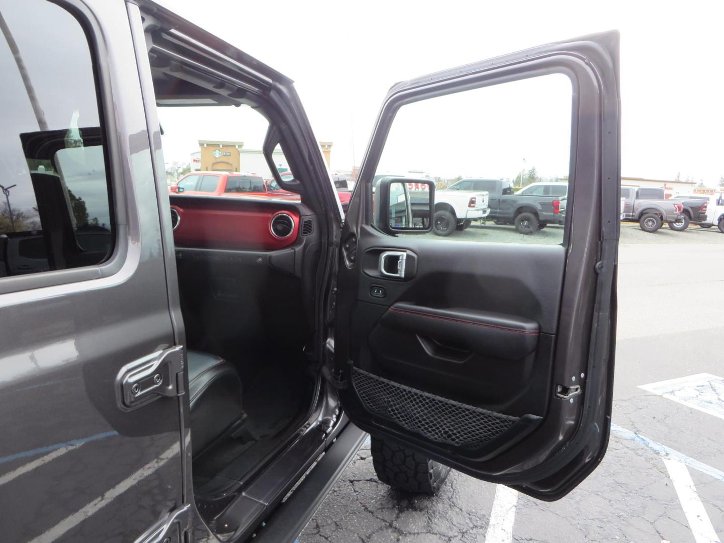 2021 CHARCOAL /black Jeep Wrangler Unlimited Rubicon (1C4HJXFG5MW) with an 3.6L V6 DOHC 24V FFV engine, 6A transmission, located at 2630 Grass Valley Highway, Auburn, CA, 95603, (530) 508-5100, 38.937893, -121.095482- Photo#49