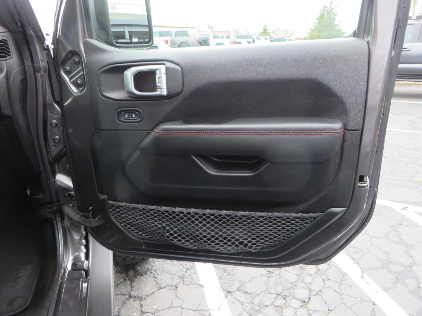 2021 CHARCOAL /black Jeep Wrangler Unlimited Rubicon (1C4HJXFG5MW) with an 3.6L V6 DOHC 24V FFV engine, 6A transmission, located at 2630 Grass Valley Highway, Auburn, CA, 95603, (530) 508-5100, 38.937893, -121.095482- Photo#50
