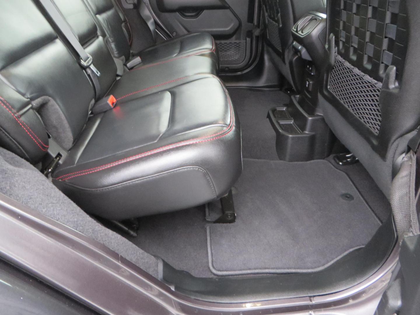 2021 CHARCOAL /black Jeep Wrangler Unlimited Rubicon (1C4HJXFG5MW) with an 3.6L V6 DOHC 24V FFV engine, 6A transmission, located at 2630 Grass Valley Highway, Auburn, CA, 95603, (530) 508-5100, 38.937893, -121.095482- Photo#60