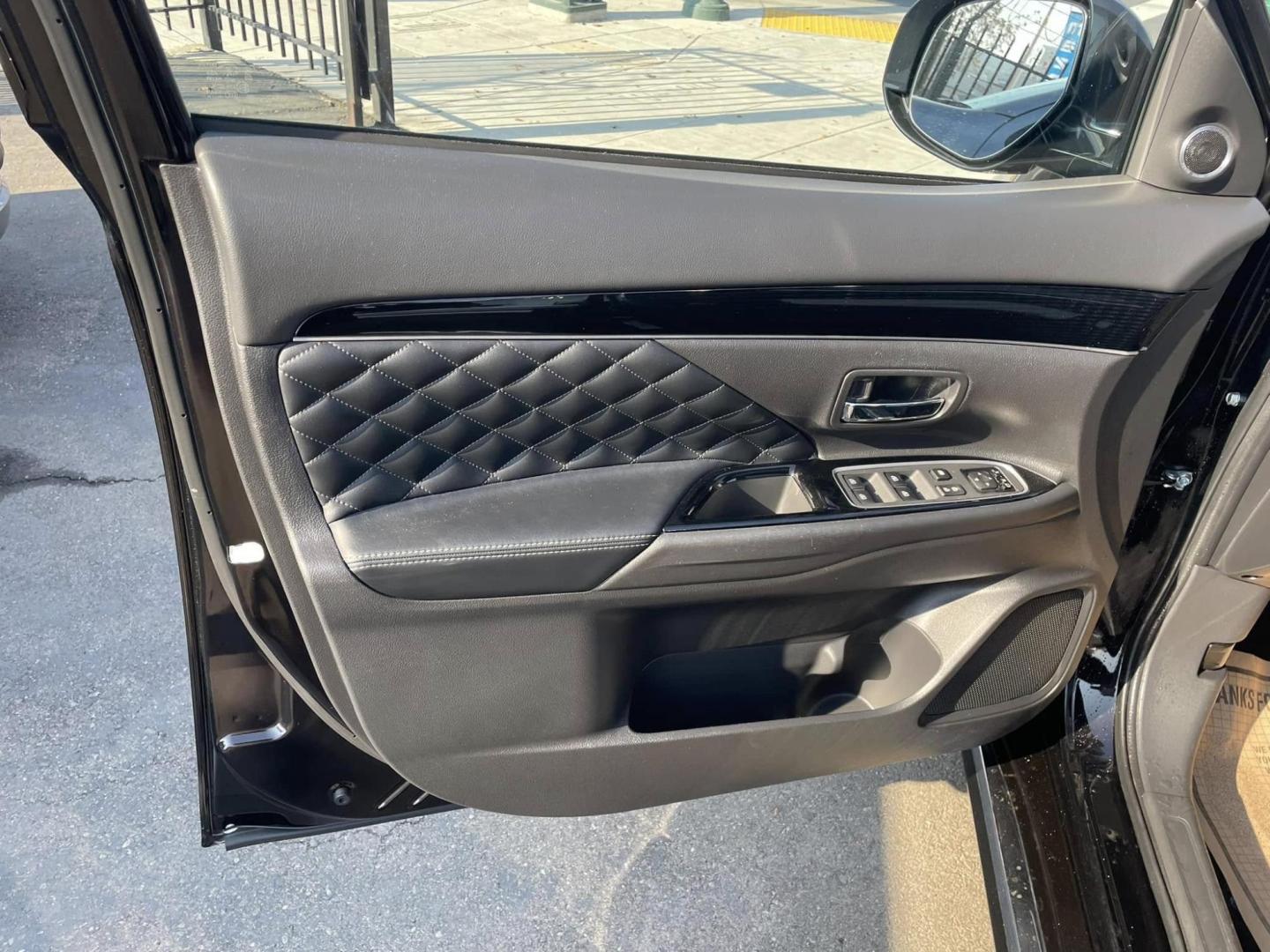 2021 RUBY BLACK Mitsubishi Outlander PHEV SEL (JA4J2VA72MZ) with an 2.0L L4 DOHC 16V HYBRID engine, 1A transmission, located at 744 E Miner Ave, Stockton, CA, 95202, (209) 944-5770, 37.956863, -121.282082 - PLUS TAXES AND FEES NO CHARGER AVAILABE SIN CARGADOR DISPONIBLE - Photo#3