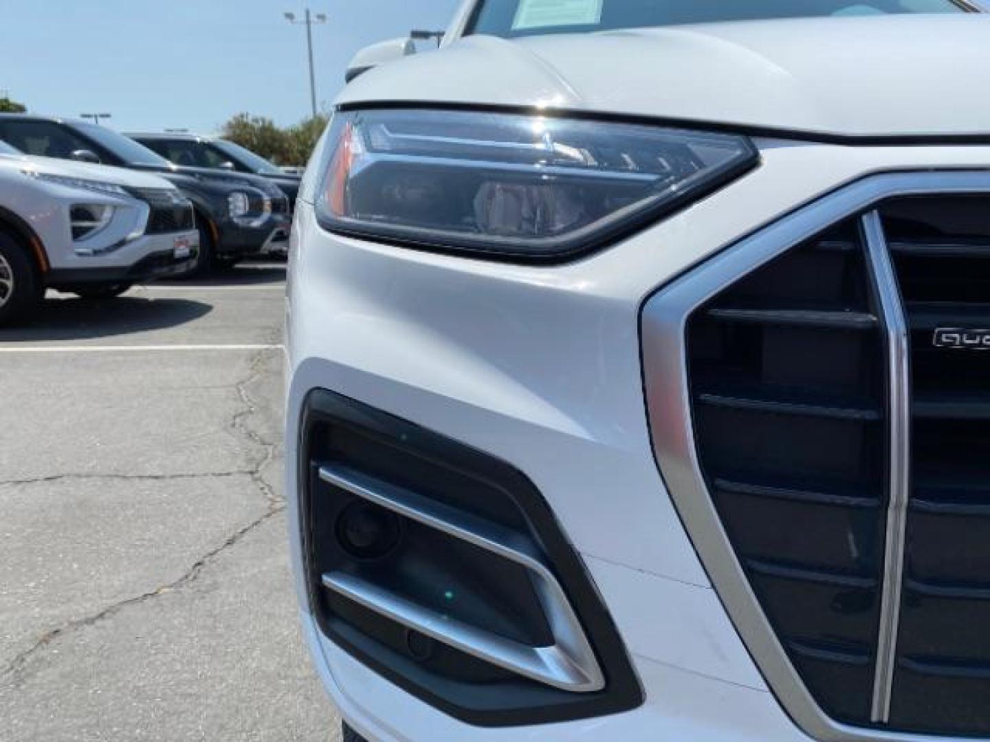 2021 BLACK Audi Q5 (WA1BAAFY2M2) with an 4-Cyl Turbo 2.0L Hybrid engine, Automatic 7-Spd w/Dual-Clutch and S tronic transmission, located at 412 Auto Vista Drive, Palmdale, 93551, (661) 945-0620, 34.592636, -118.136681 - Photo#10