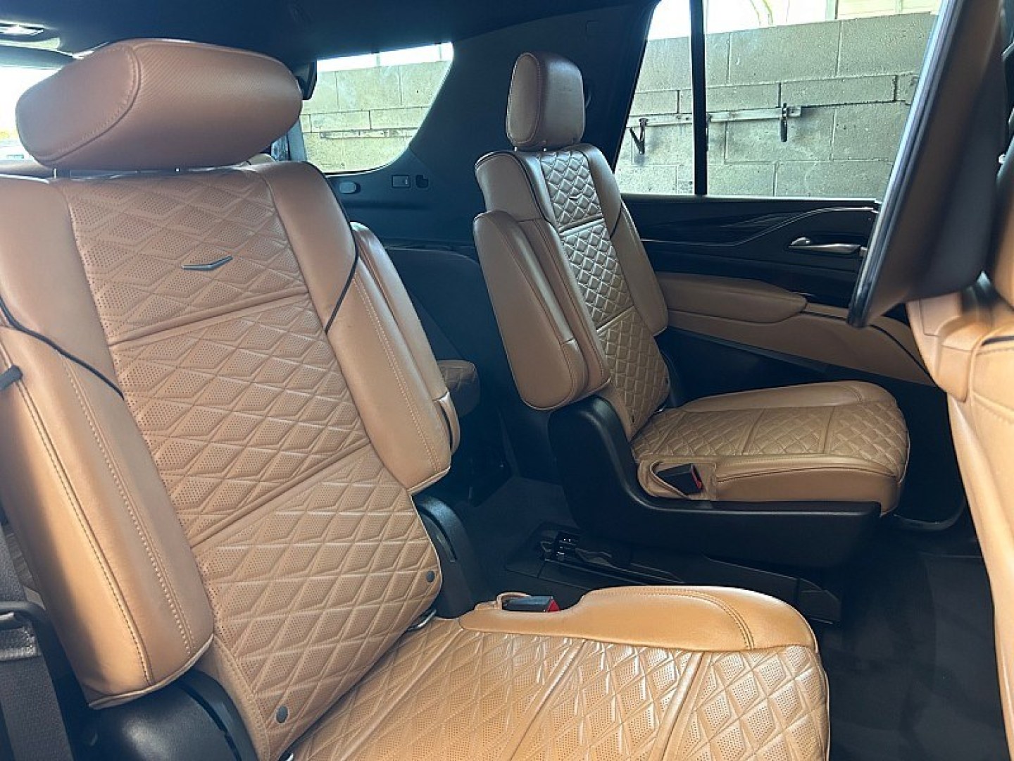 2021 Blue Cadillac Escalade (1GYS4FKL7MR) , Automatic 10-Spd w/Overdrive transmission, located at 412 Auto Vista Drive, Palmdale, 93551, (661) 945-0620, 34.592636, -118.136681- Photo#26