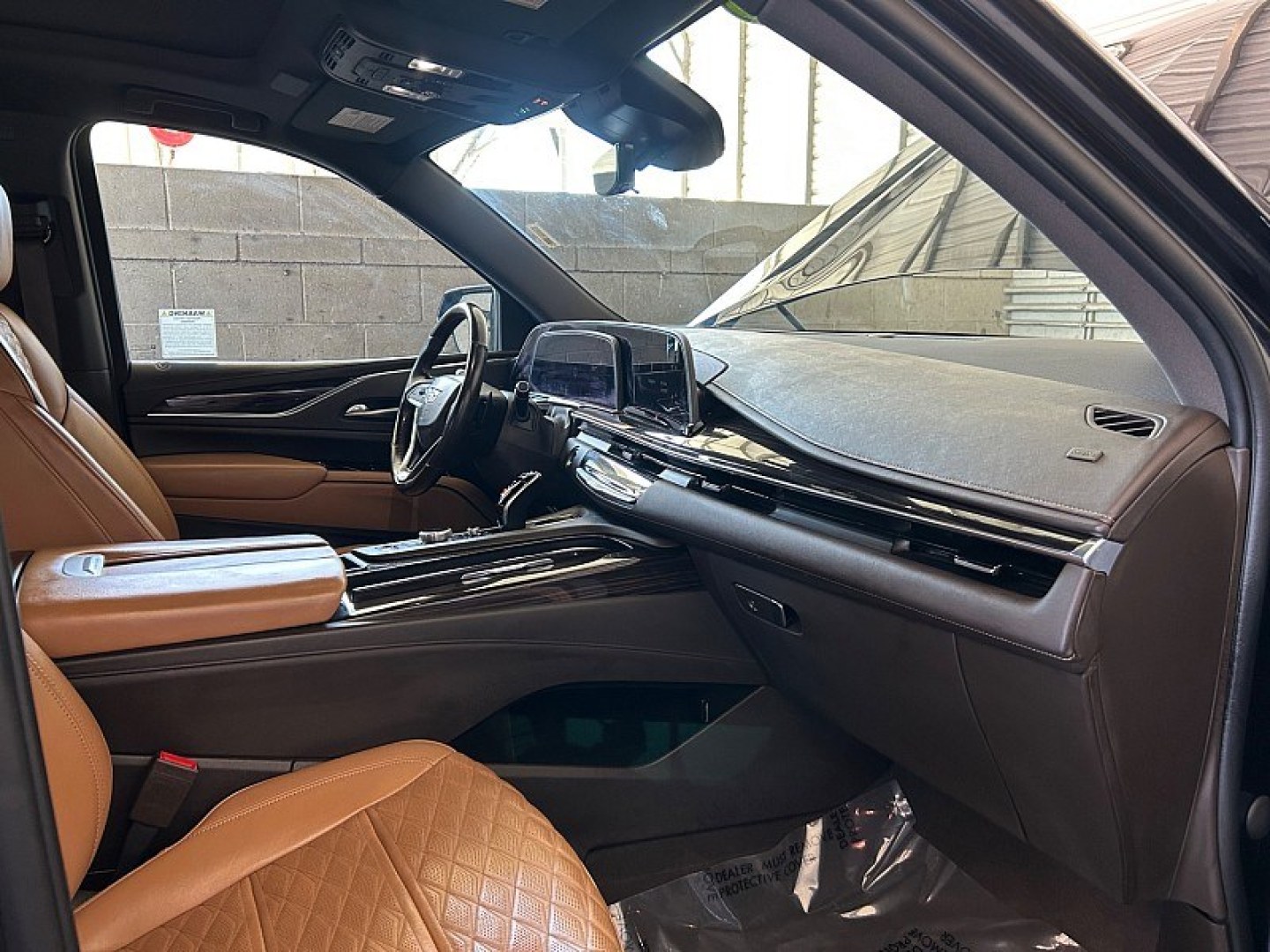 2021 Blue Cadillac Escalade (1GYS4FKL7MR) , Automatic 10-Spd w/Overdrive transmission, located at 412 Auto Vista Drive, Palmdale, 93551, (661) 945-0620, 34.592636, -118.136681- Photo#27