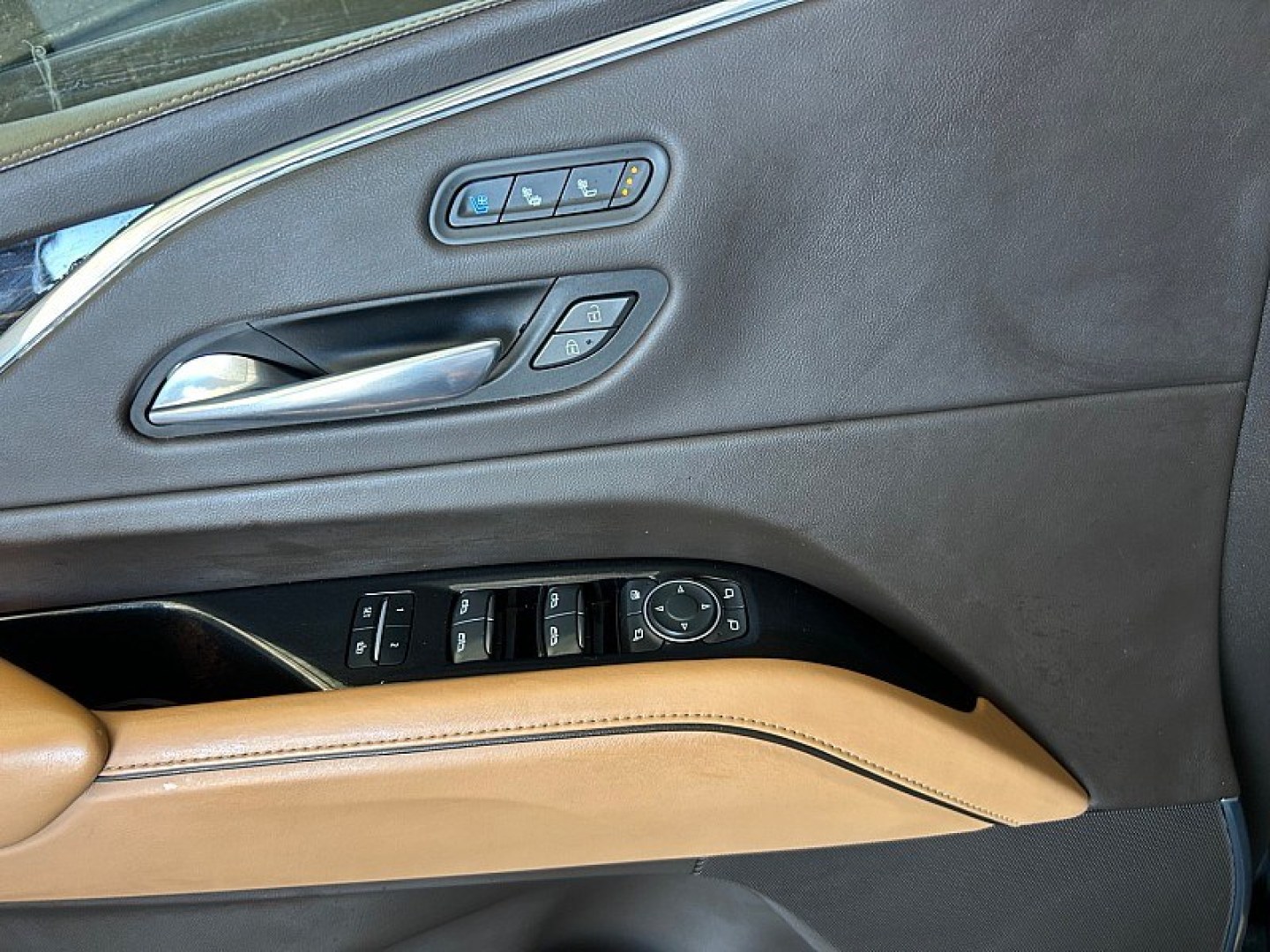 2021 Blue Cadillac Escalade (1GYS4FKL7MR) , Automatic 10-Spd w/Overdrive transmission, located at 412 Auto Vista Drive, Palmdale, 93551, (661) 945-0620, 34.592636, -118.136681- Photo#28