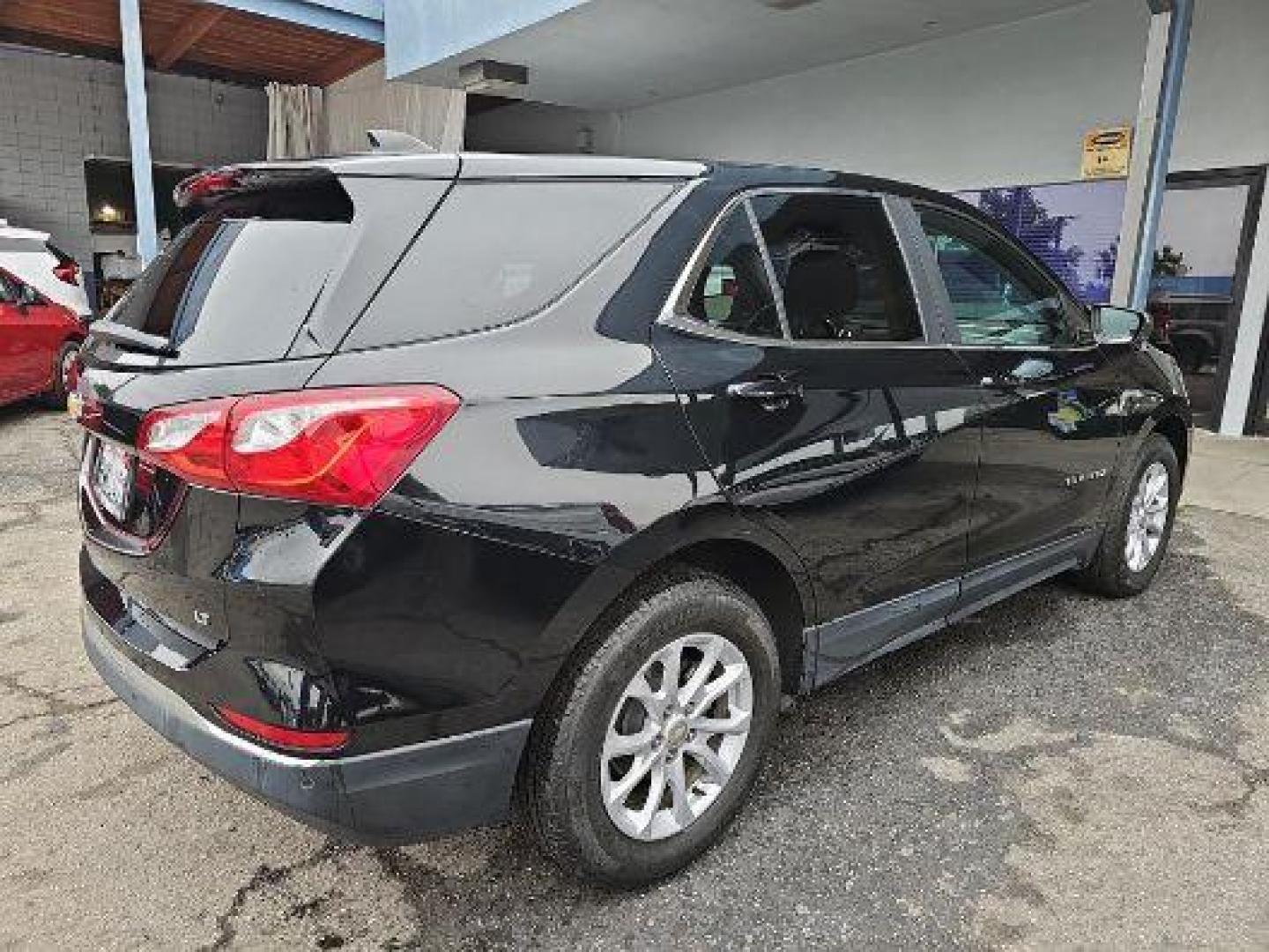 2021 BLACK Chevrolet Equinox (3GNAXJEV0ML) with an 4-Cyl Turbo 1.5 Liter engine, Automatic 6-Spd w/Overdrive transmission, located at 412 Auto Vista Drive, Palmdale, 93551, (661) 945-0620, 34.592636, -118.136681 - Photo#3