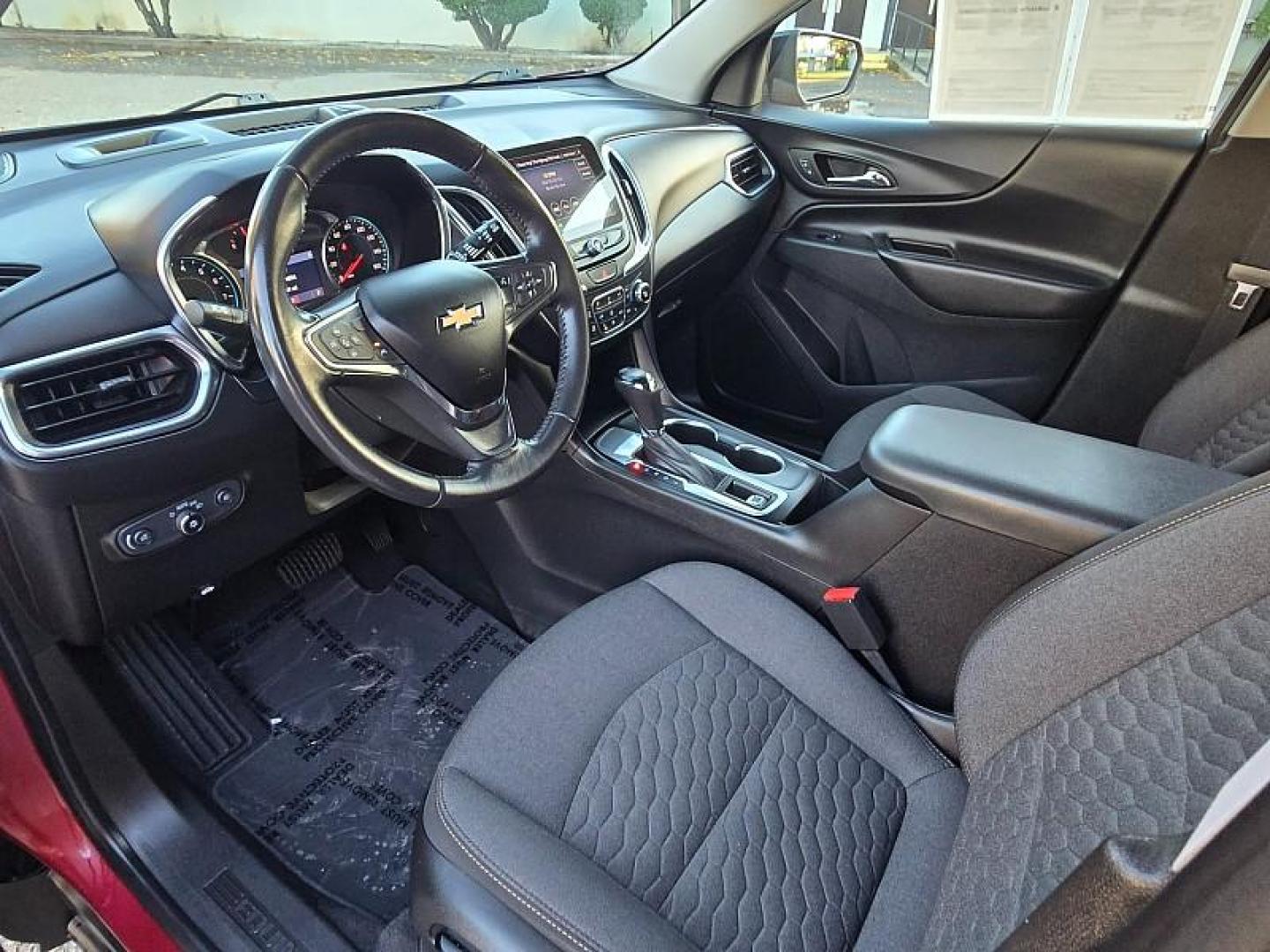 2021 RED Chevrolet Equinox (2GNAXKEV8M6) with an 4-Cyl Turbo 1.5 Liter engine, Automatic 6-Spd w/Overdrive transmission, located at 246 E Walker St., Orland, 95963, (530) 865-5800, 39.747589, -122.178398 - Photo#11