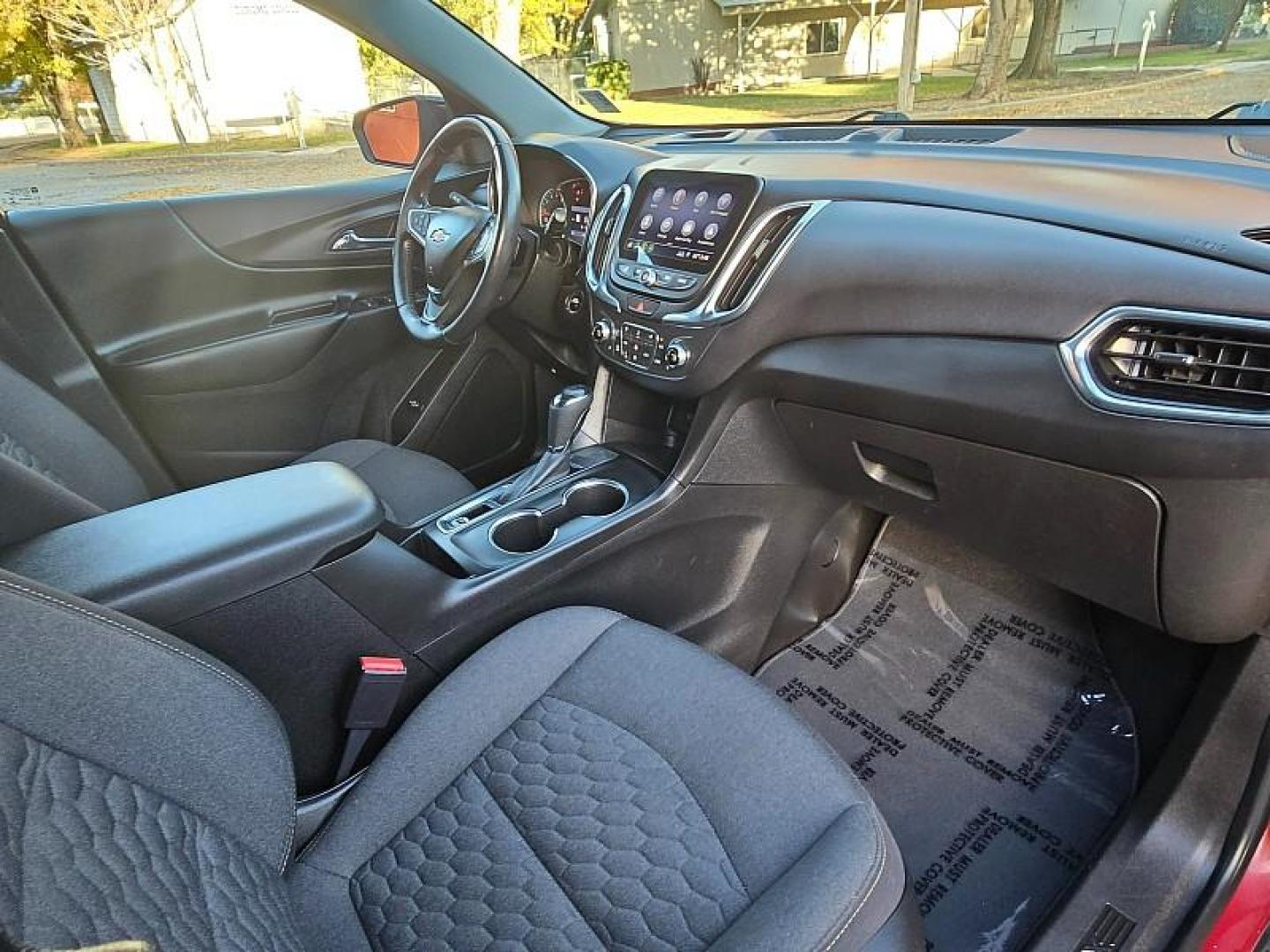 2021 RED Chevrolet Equinox (2GNAXKEV8M6) with an 4-Cyl Turbo 1.5 Liter engine, Automatic 6-Spd w/Overdrive transmission, located at 246 E Walker St., Orland, 95963, (530) 865-5800, 39.747589, -122.178398 - Photo#16