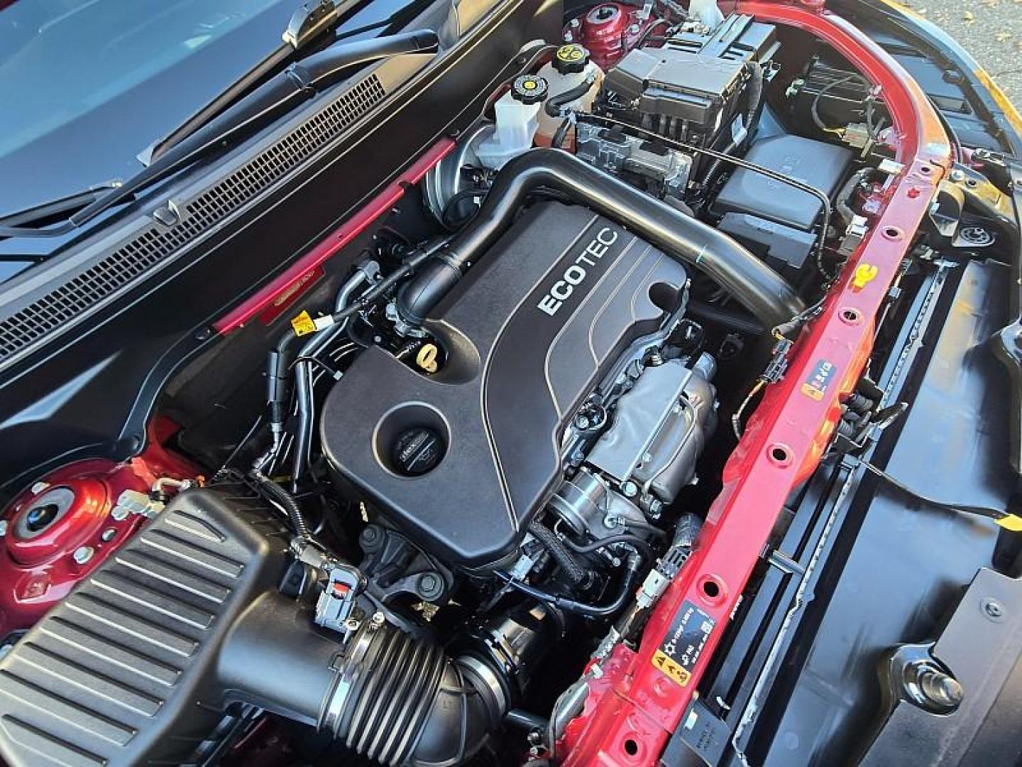 2021 RED Chevrolet Equinox (2GNAXKEV8M6) with an 4-Cyl Turbo 1.5 Liter engine, Automatic 6-Spd w/Overdrive transmission, located at 246 E Walker St., Orland, 95963, (530) 865-5800, 39.747589, -122.178398 - Photo#28