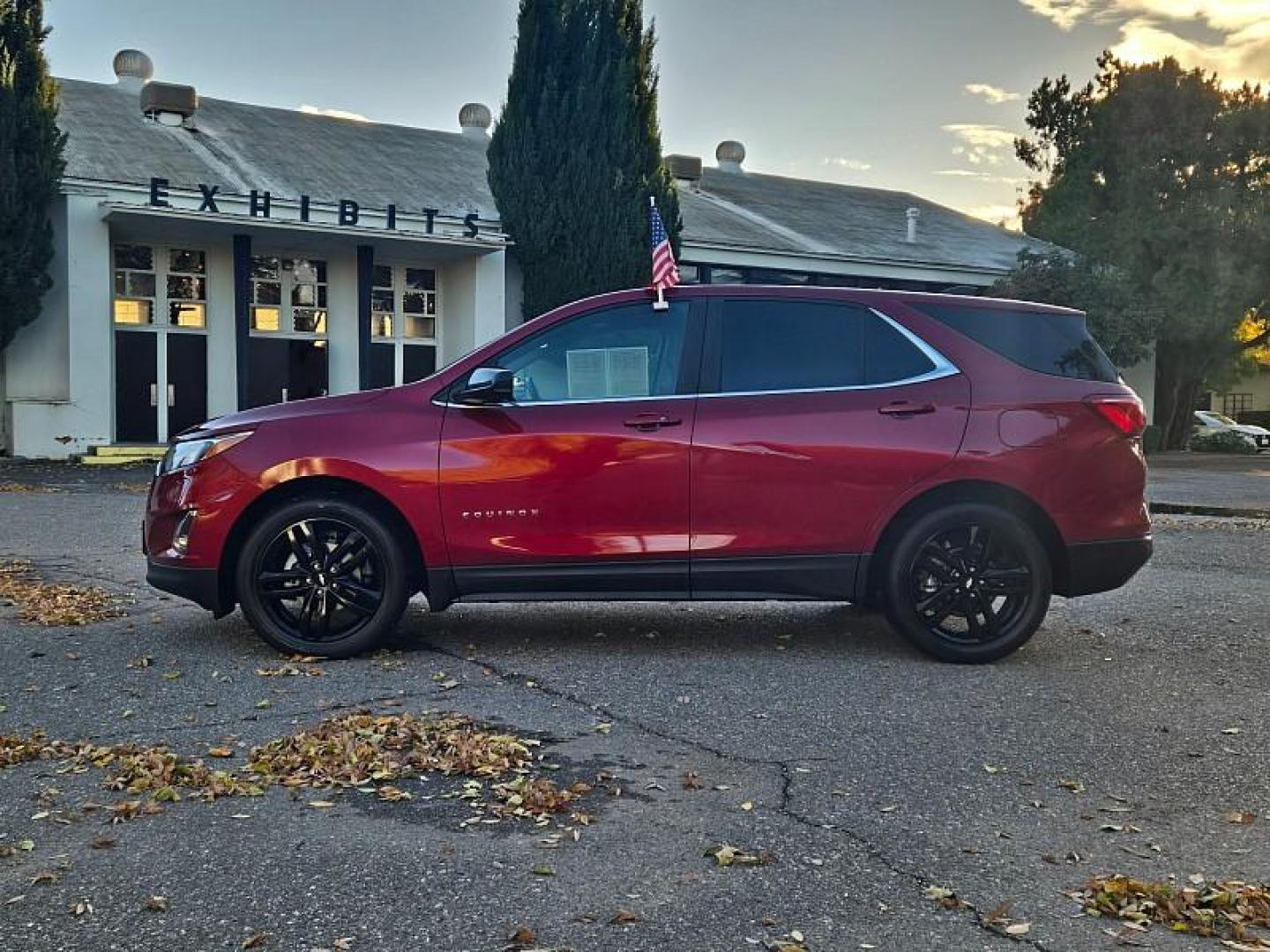 2021 RED Chevrolet Equinox (2GNAXKEV8M6) with an 4-Cyl Turbo 1.5 Liter engine, Automatic 6-Spd w/Overdrive transmission, located at 246 E Walker St., Orland, 95963, (530) 865-5800, 39.747589, -122.178398 - Photo#4
