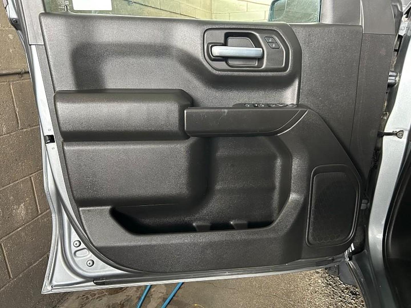 2021 GRAY Chevrolet Silverado 1500 2WD (3GCPWBEK1MG) with an 2.7 Liter engine, Automatic transmission, located at 412 Auto Vista Drive, Palmdale, 93551, (661) 945-0620, 34.592636, -118.136681 - Photo#32