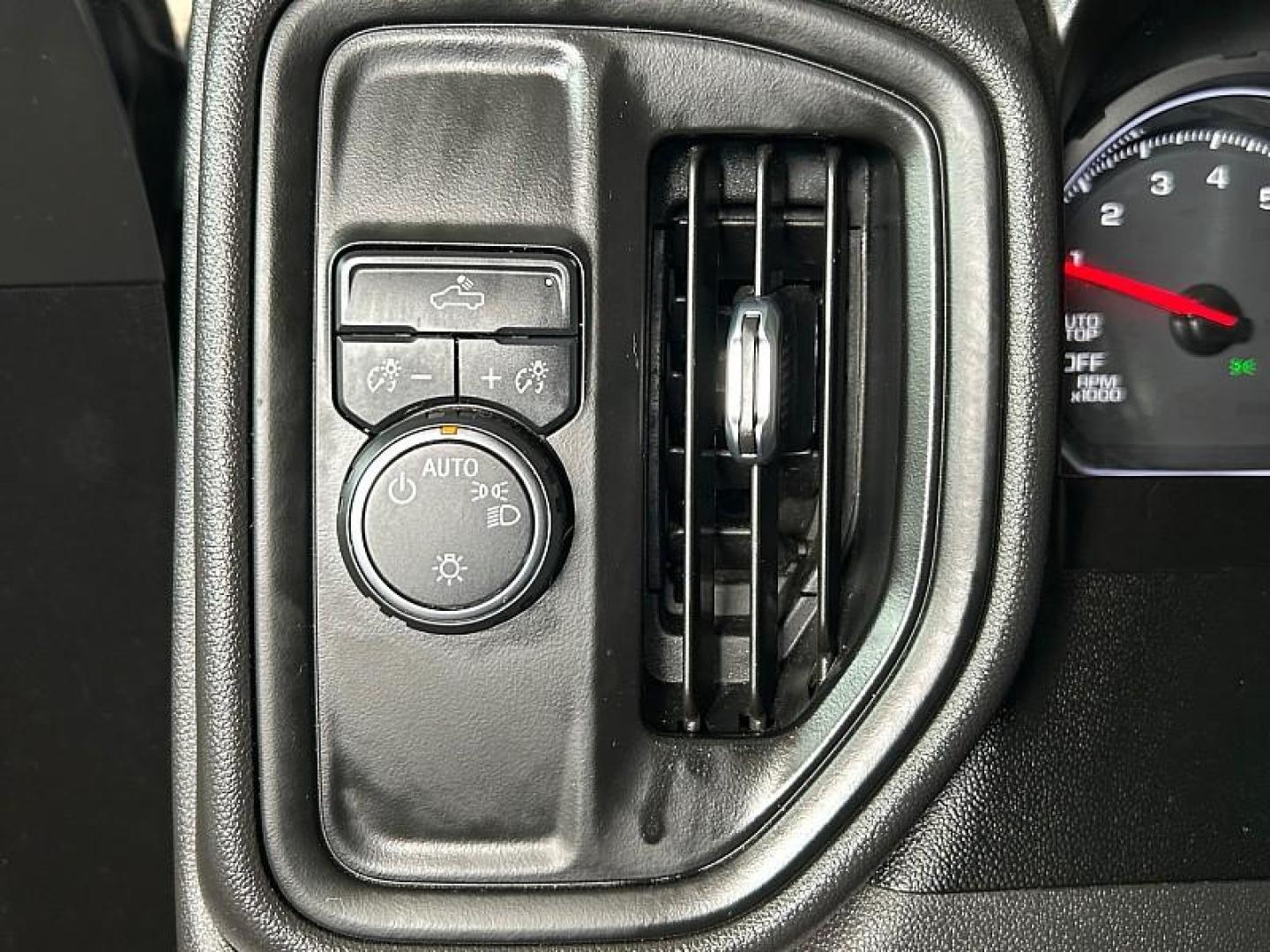 2021 GRAY Chevrolet Silverado 1500 2WD (3GCPWBEK1MG) with an 2.7 Liter engine, Automatic transmission, located at 412 Auto Vista Drive, Palmdale, 93551, (661) 945-0620, 34.592636, -118.136681 - Photo#57