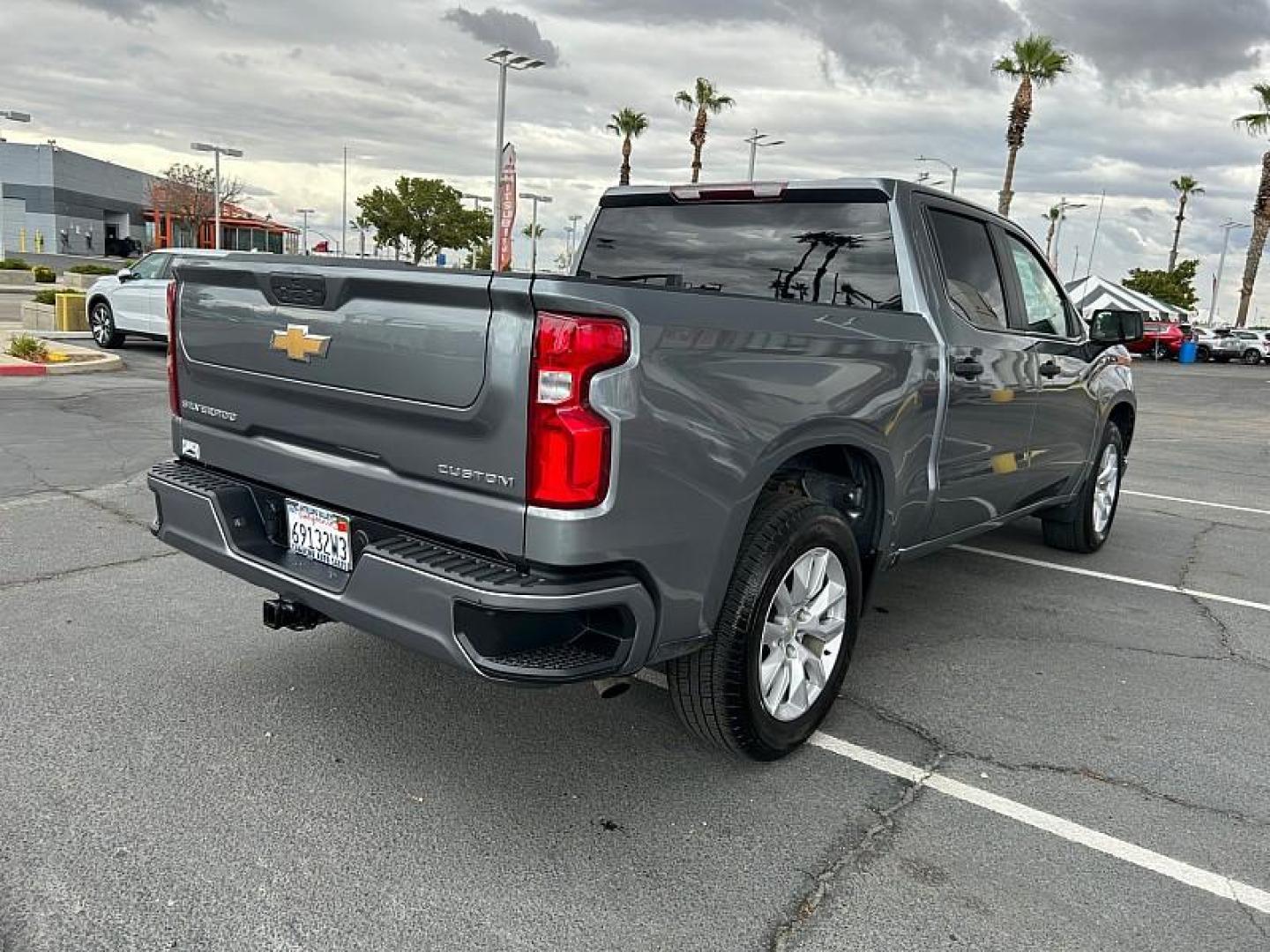 2021 GRAY Chevrolet Silverado 1500 2WD (3GCPWBEK1MG) with an 2.7 Liter engine, Automatic transmission, located at 412 Auto Vista Drive, Palmdale, 93551, (661) 945-0620, 34.592636, -118.136681 - Photo#5