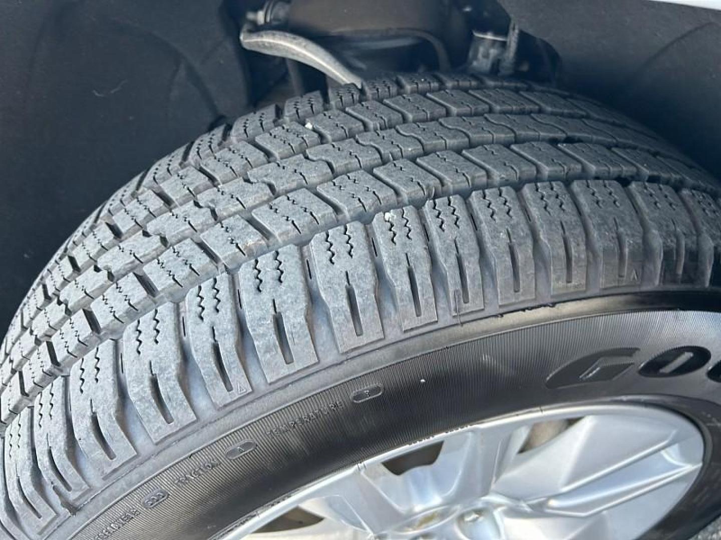 2021 WHITE Chevrolet Silverado 1500 2WD (3GCPWBEK9MG) with an 2.7 Liter engine, Automatic transmission, located at 412 Auto Vista Drive, Palmdale, 93551, (661) 945-0620, 34.592636, -118.136681 - Photo#12