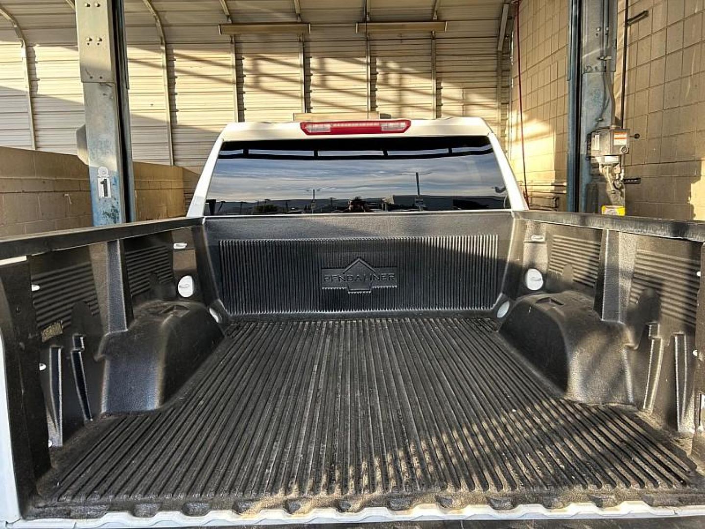 2021 WHITE Chevrolet Silverado 1500 2WD (3GCPWBEK9MG) with an 2.7 Liter engine, Automatic transmission, located at 412 Auto Vista Drive, Palmdale, 93551, (661) 945-0620, 34.592636, -118.136681 - Photo#25